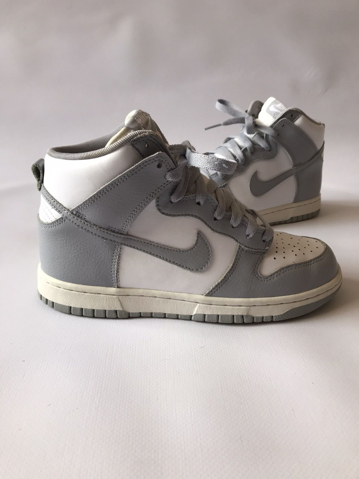 Nike 2016 Nike Dunk High White Wolf Grey WMNS Size US 7.5 / IT 37.5 - 3 Thumbnail