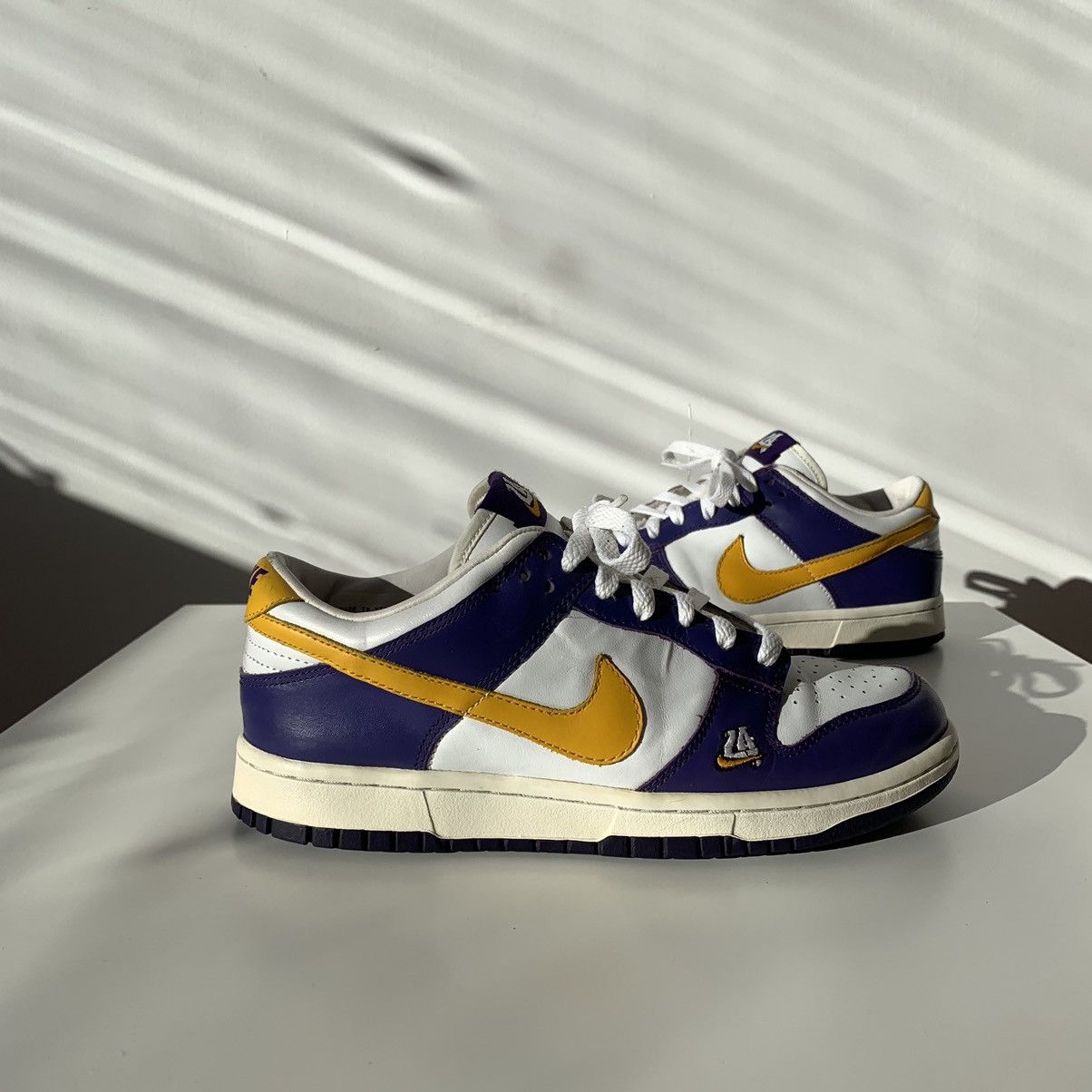 Nike × Vintage 2004 Nike Dunk "La" Lakers Yellow Del Sol/Court Purple Size US 7 / EU 40 - 3 Thumbnail