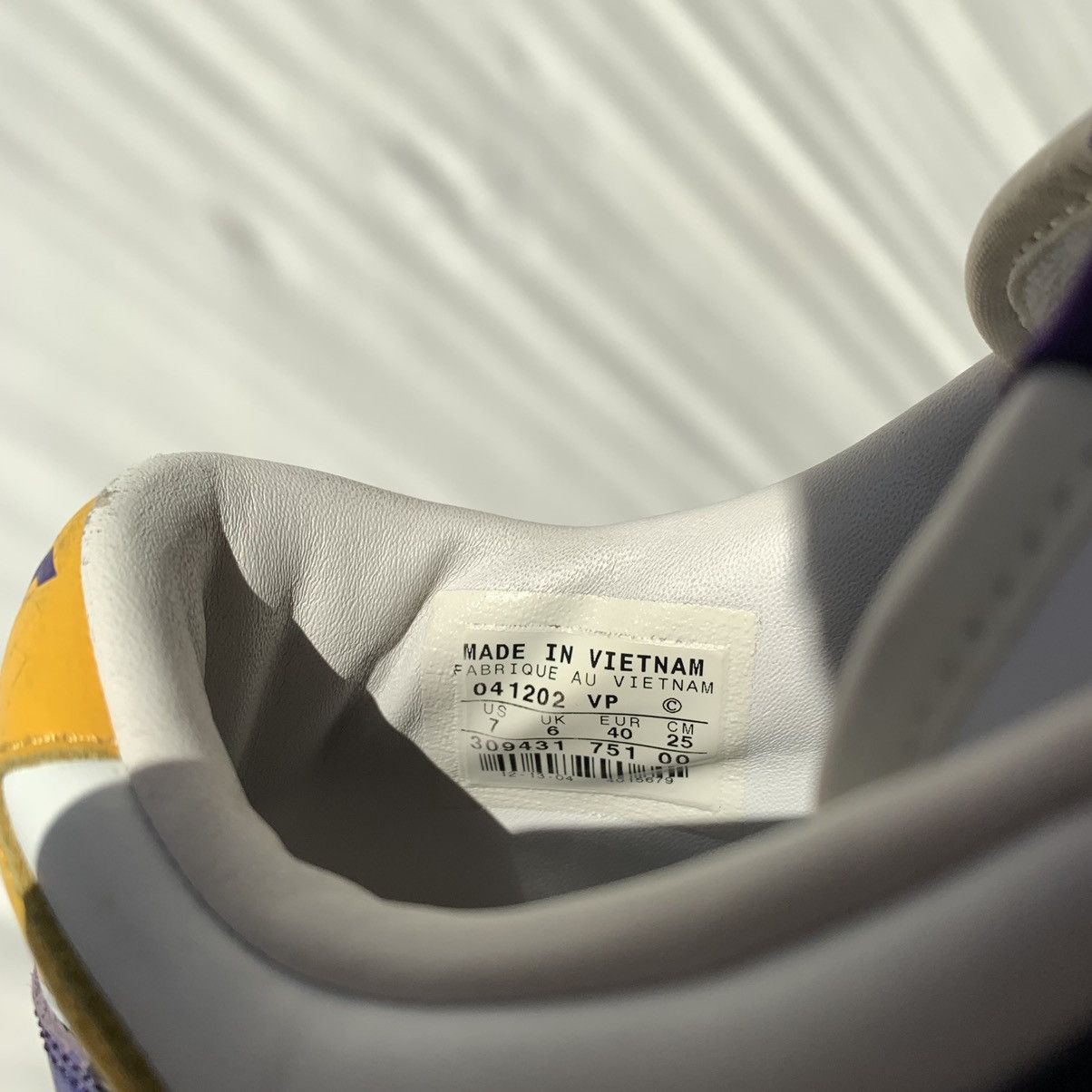 Nike × Vintage 2004 Nike Dunk "La" Lakers Yellow Del Sol/Court Purple Size US 7 / EU 40 - 17 Thumbnail