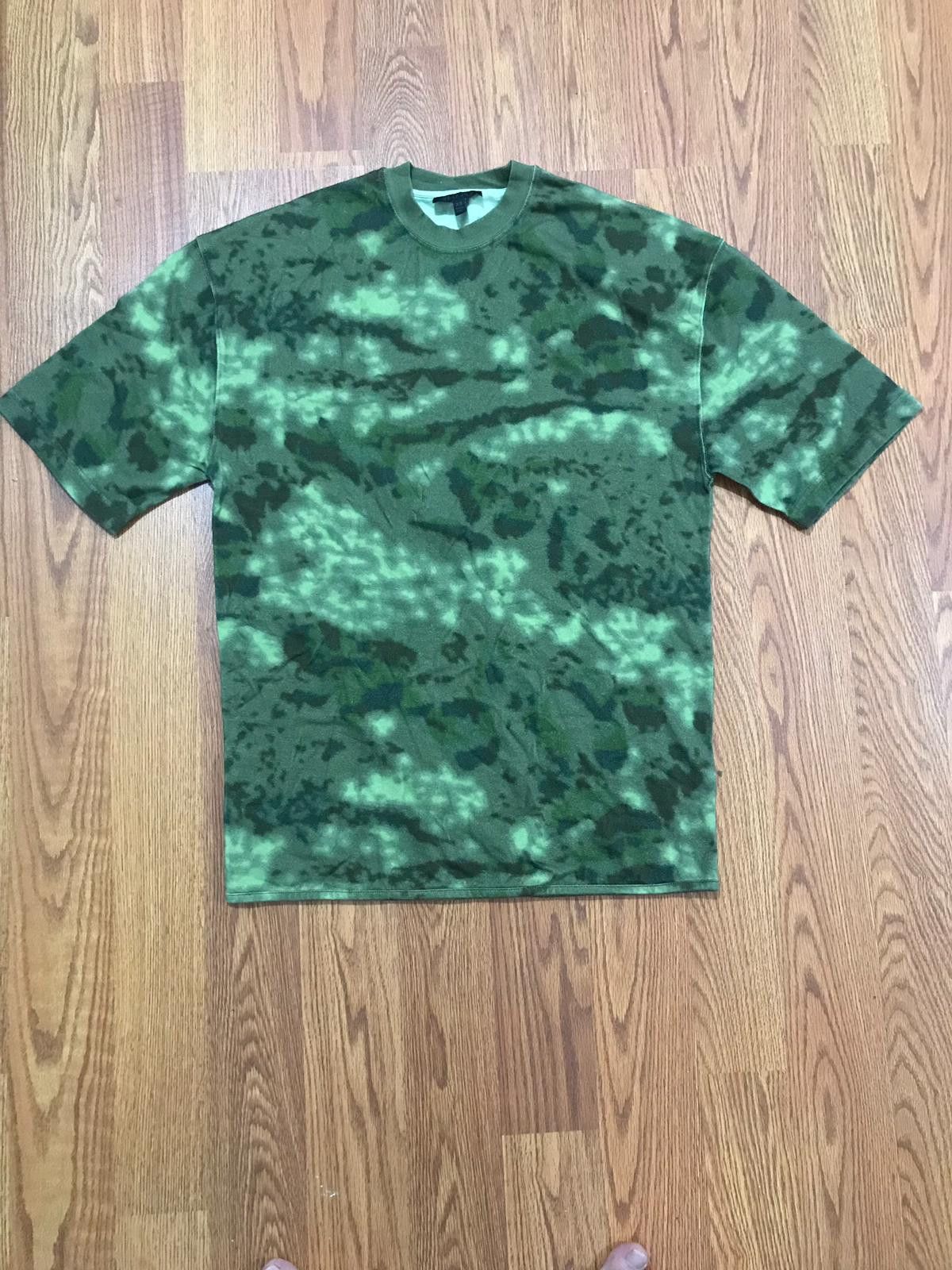Yeezy ü3 - Yeezy Season 3 Camo T-shirt Size US XS / EU 42 / 0 - 3 Thumbnail