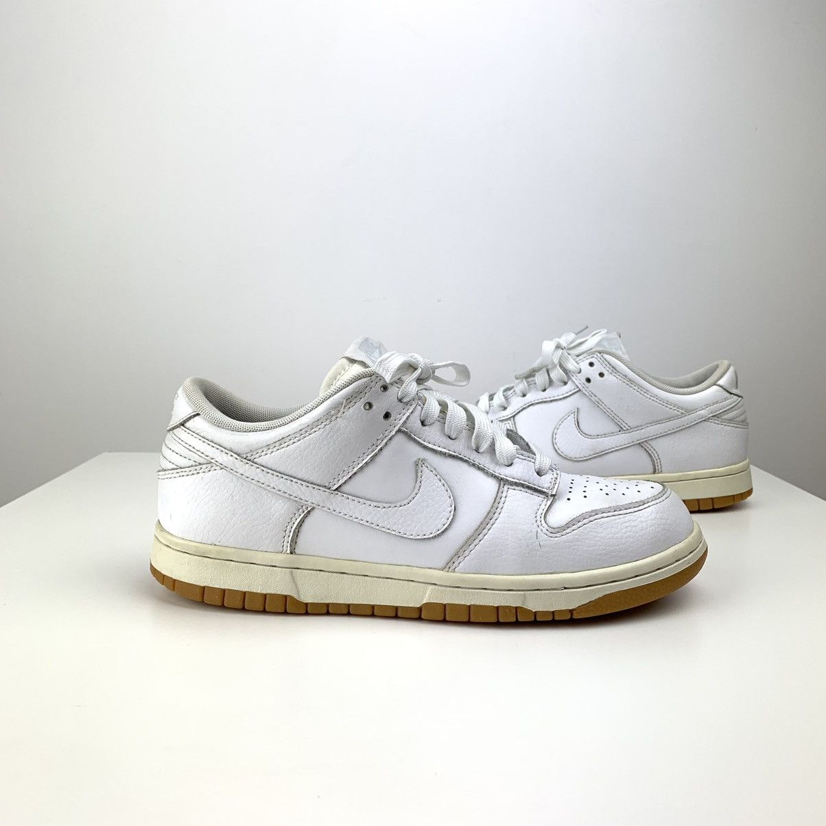 Nike 2016 Nike Dunk Low Triple White Gum Size US 7 / IT 37 - 5 Thumbnail