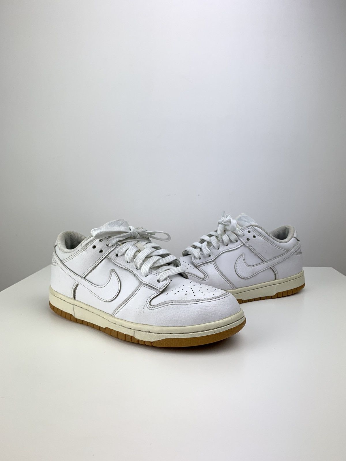 Nike 2016 Nike Dunk Low Triple White Gum Size US 7 / IT 37 - 3 Thumbnail