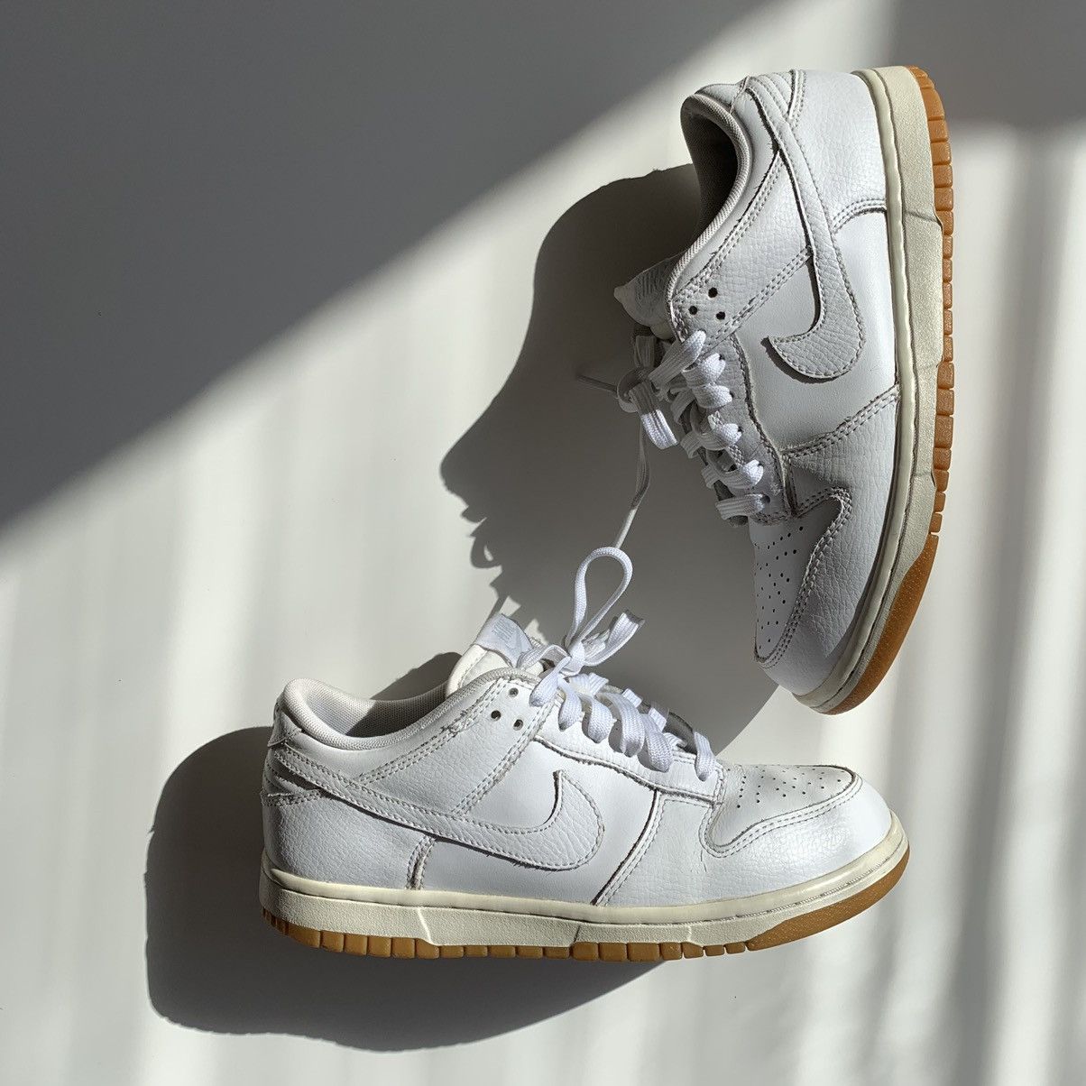 Nike 2016 Nike Dunk Low Triple White Gum Size US 7 / IT 37 - 1 Thumbnail