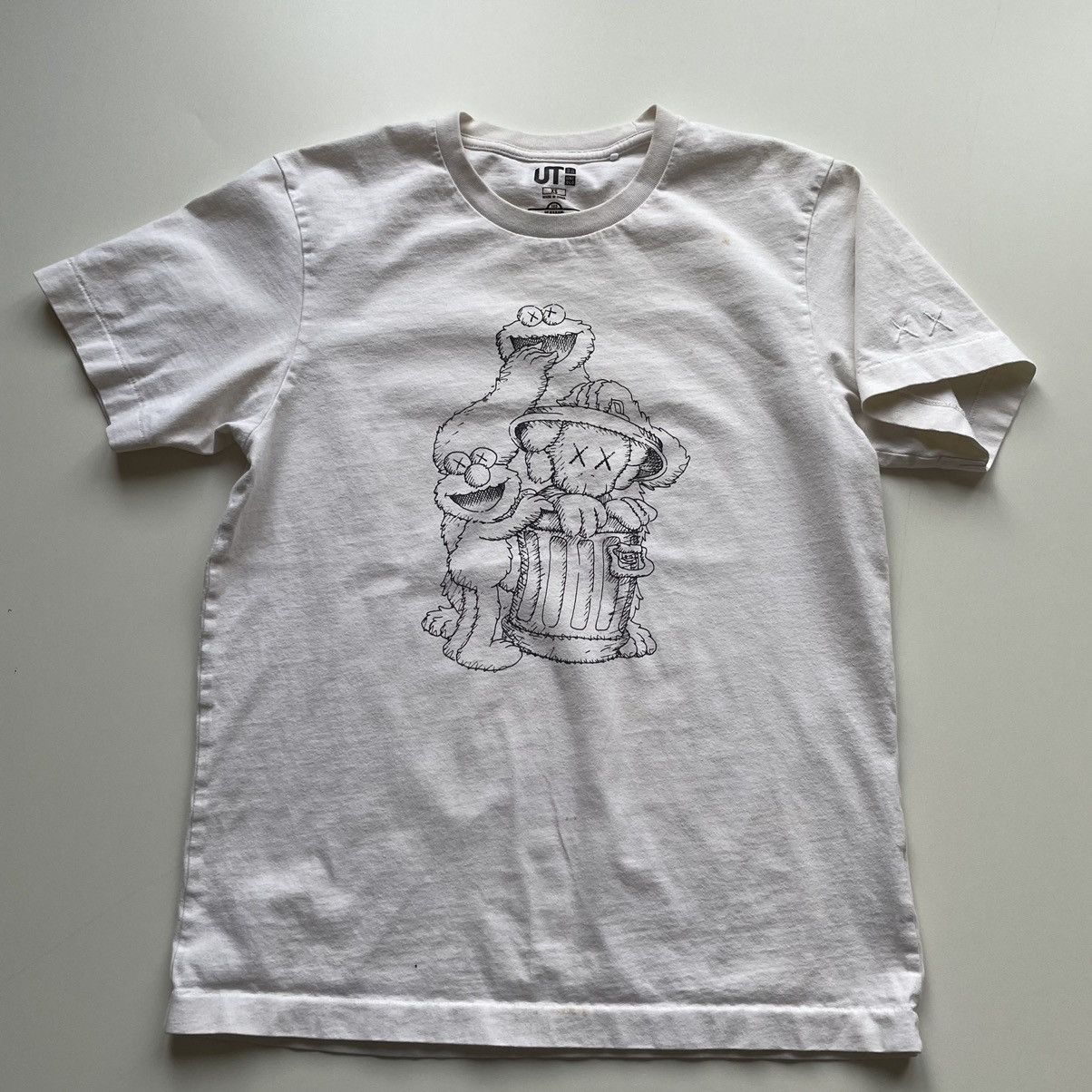Vintage 2000s Sesame Street Kaws Uniqlo Graphic T Shirt XS