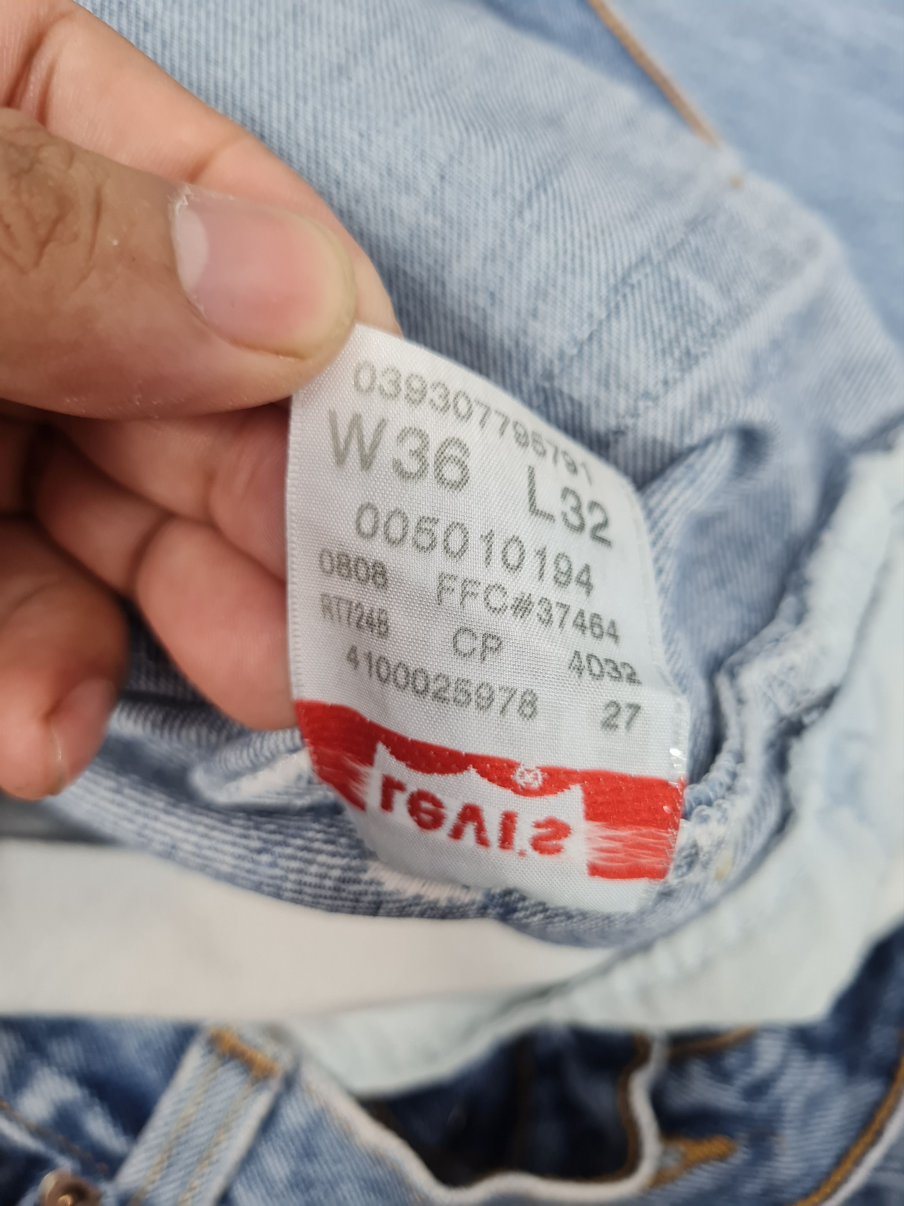 Levi's Vintage Clothing Vtg LEVIS 501 Faded Stain Ripped Blue Jeans L0340 Size 35X32 Size US 35 - 13 Thumbnail