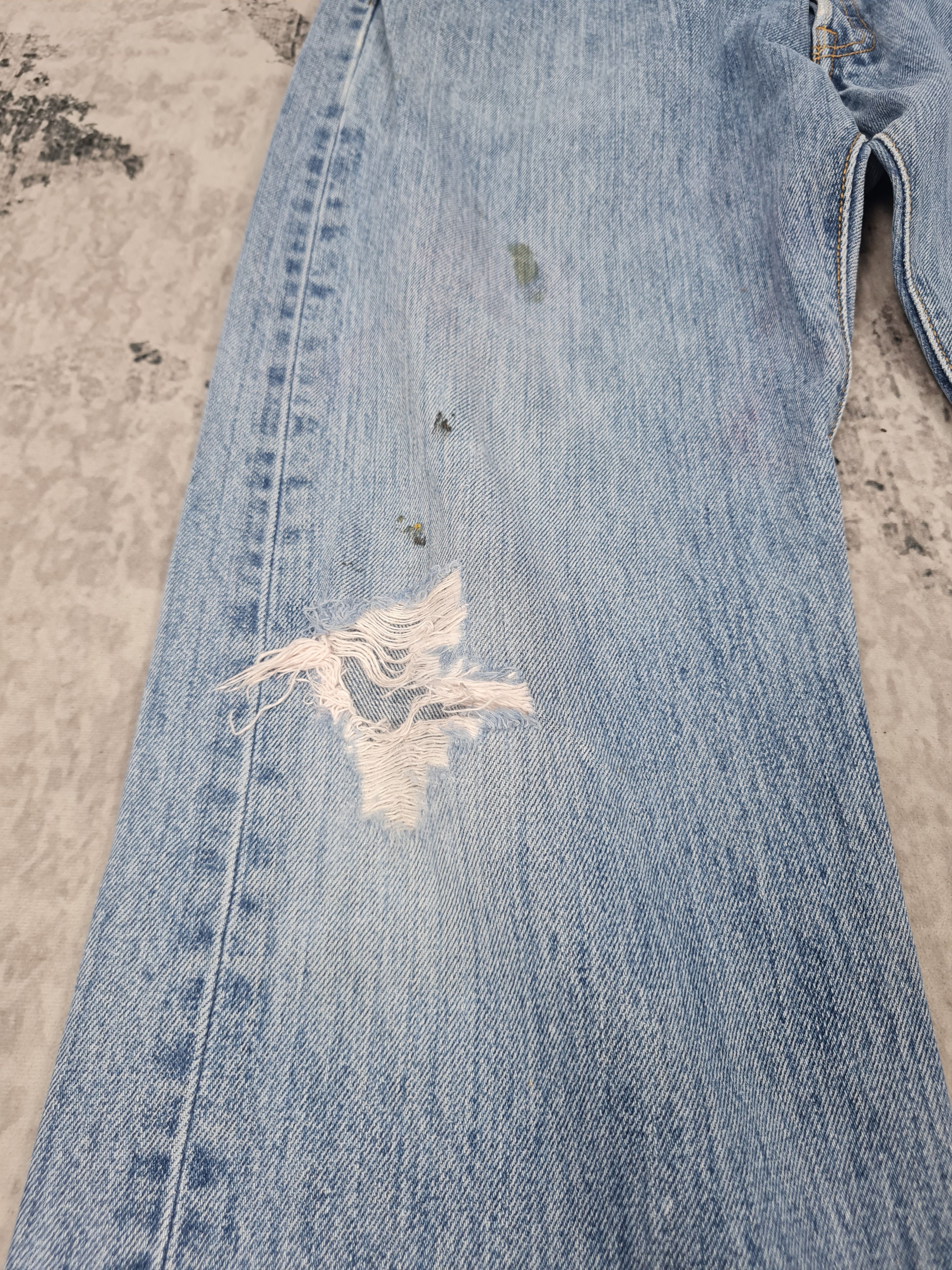 Levi's Vintage Clothing Vtg LEVIS 501 Faded Stain Ripped Blue Jeans L0340 Size 35X32 Size US 35 - 6 Thumbnail