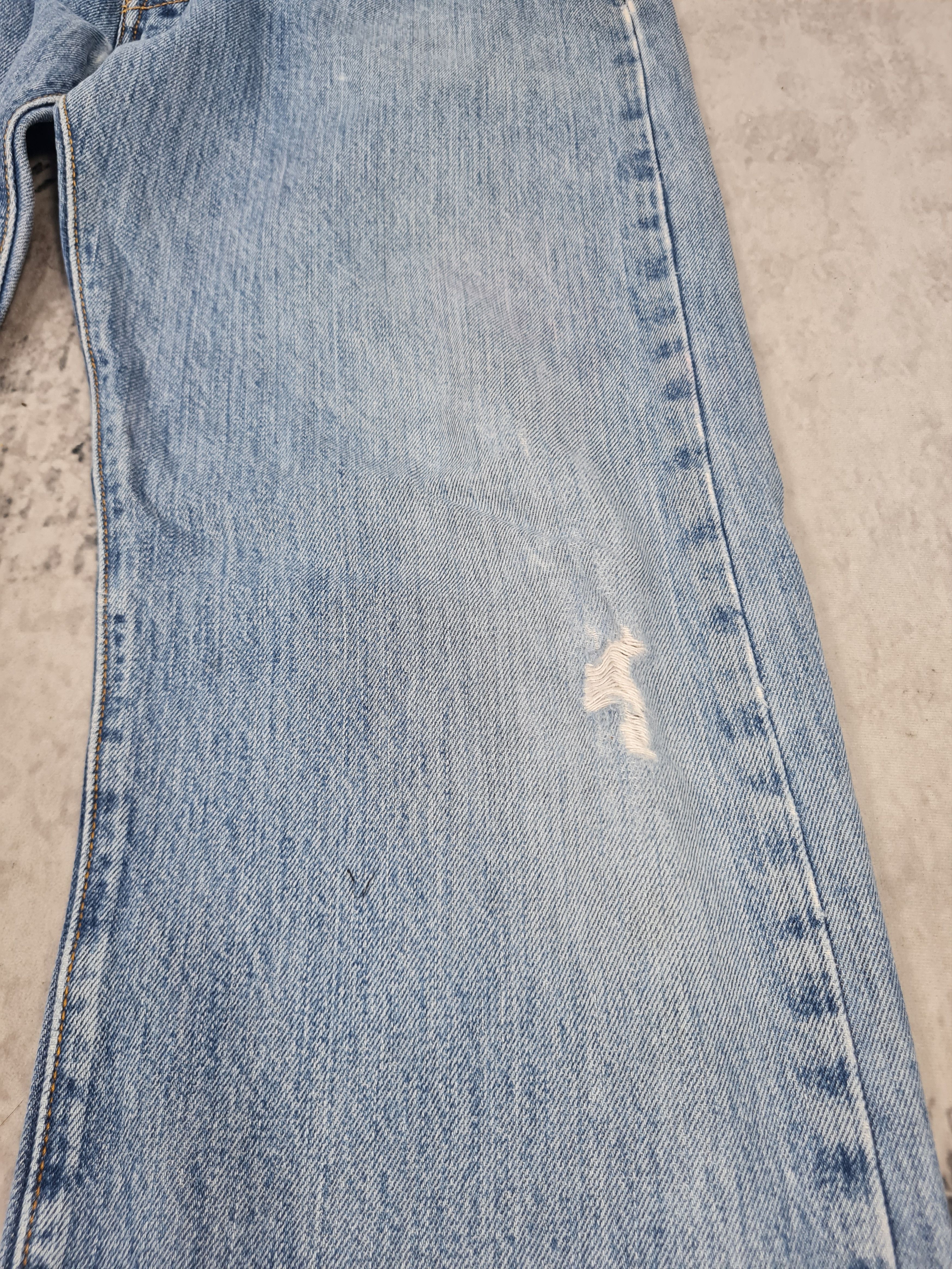 Levi's Vintage Clothing Vtg LEVIS 501 Faded Stain Ripped Blue Jeans L0340 Size 35X32 Size US 35 - 5 Thumbnail