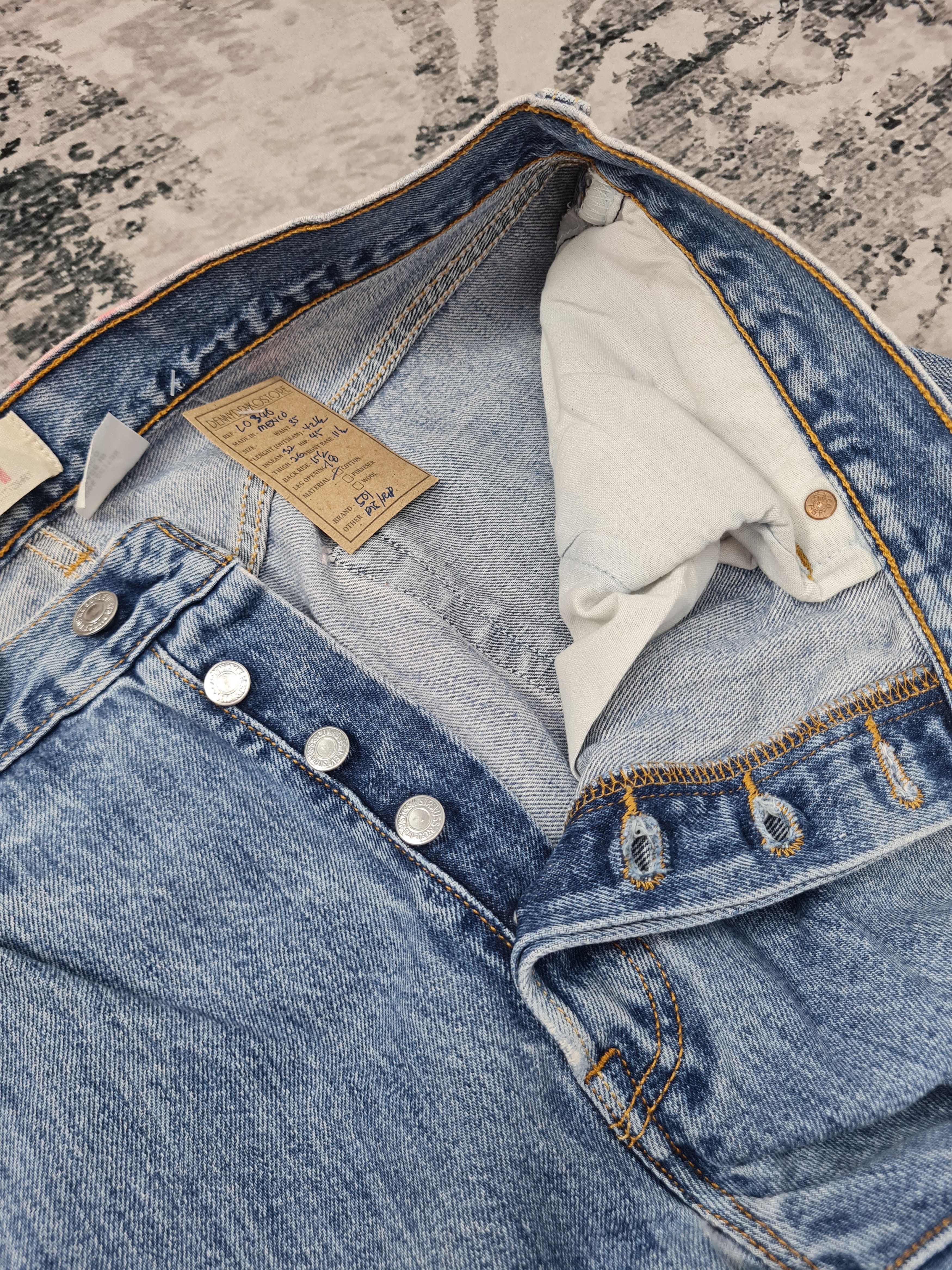 Levi's Vintage Clothing Vtg LEVIS 501 Faded Stain Ripped Blue Jeans L0340 Size 35X32 Size US 35 - 12 Thumbnail