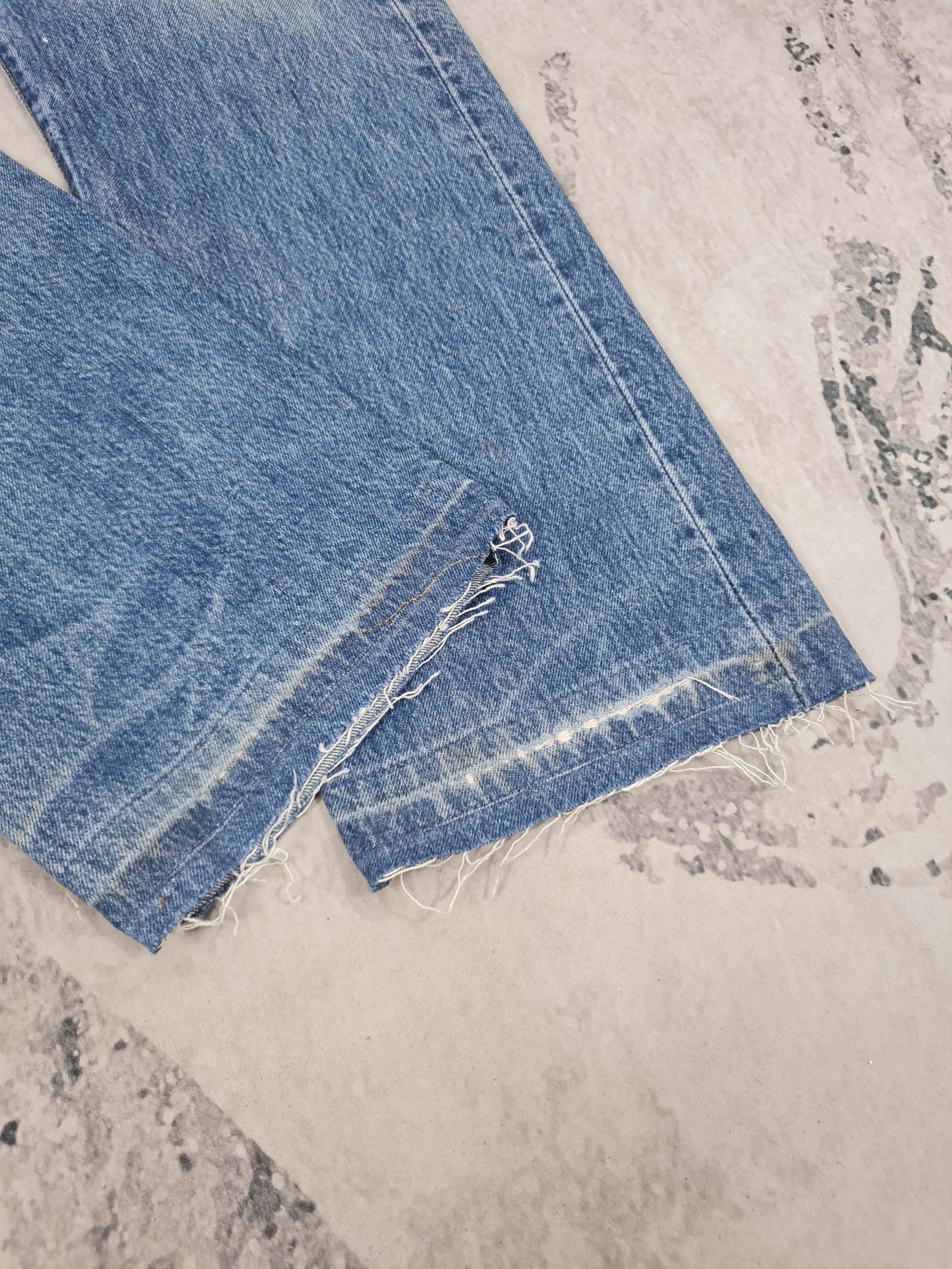 Levi's Vintage Clothing LEVIS 501 Distressed Stain Stonewash Jeans L0345 Size 34X30 Size US 34 / EU 50 - 7 Thumbnail