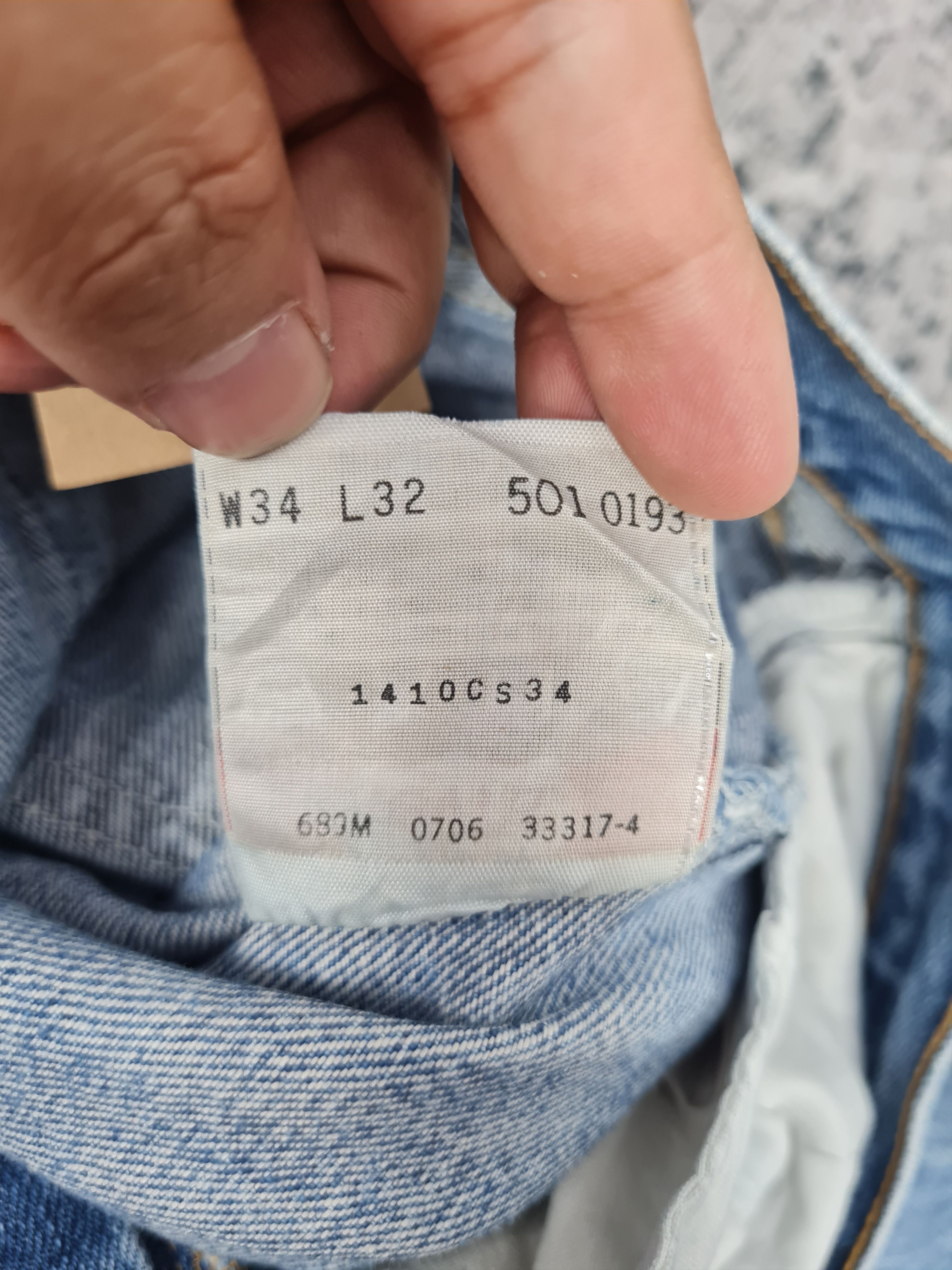 Levi's Vintage Clothing Vtg LEVIS 501 Rusty Stain Light Blue Jeans L0348 Size 34X32 Size US 34 / EU 50 - 15 Thumbnail