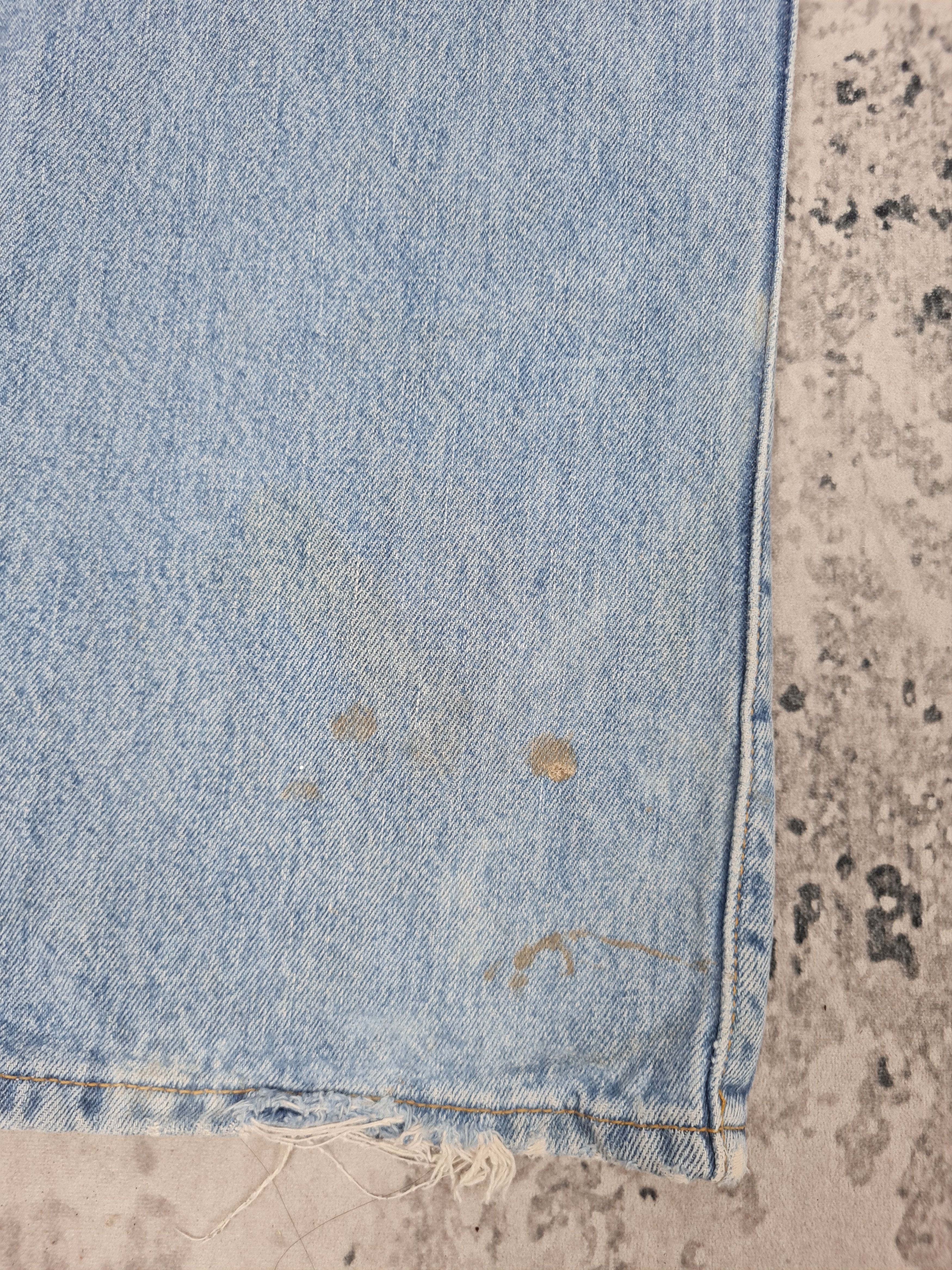 Levi's Vintage Clothing Vtg LEVIS 501 Rusty Stain Light Blue Jeans L0348 Size 34X32 Size US 34 / EU 50 - 5 Thumbnail
