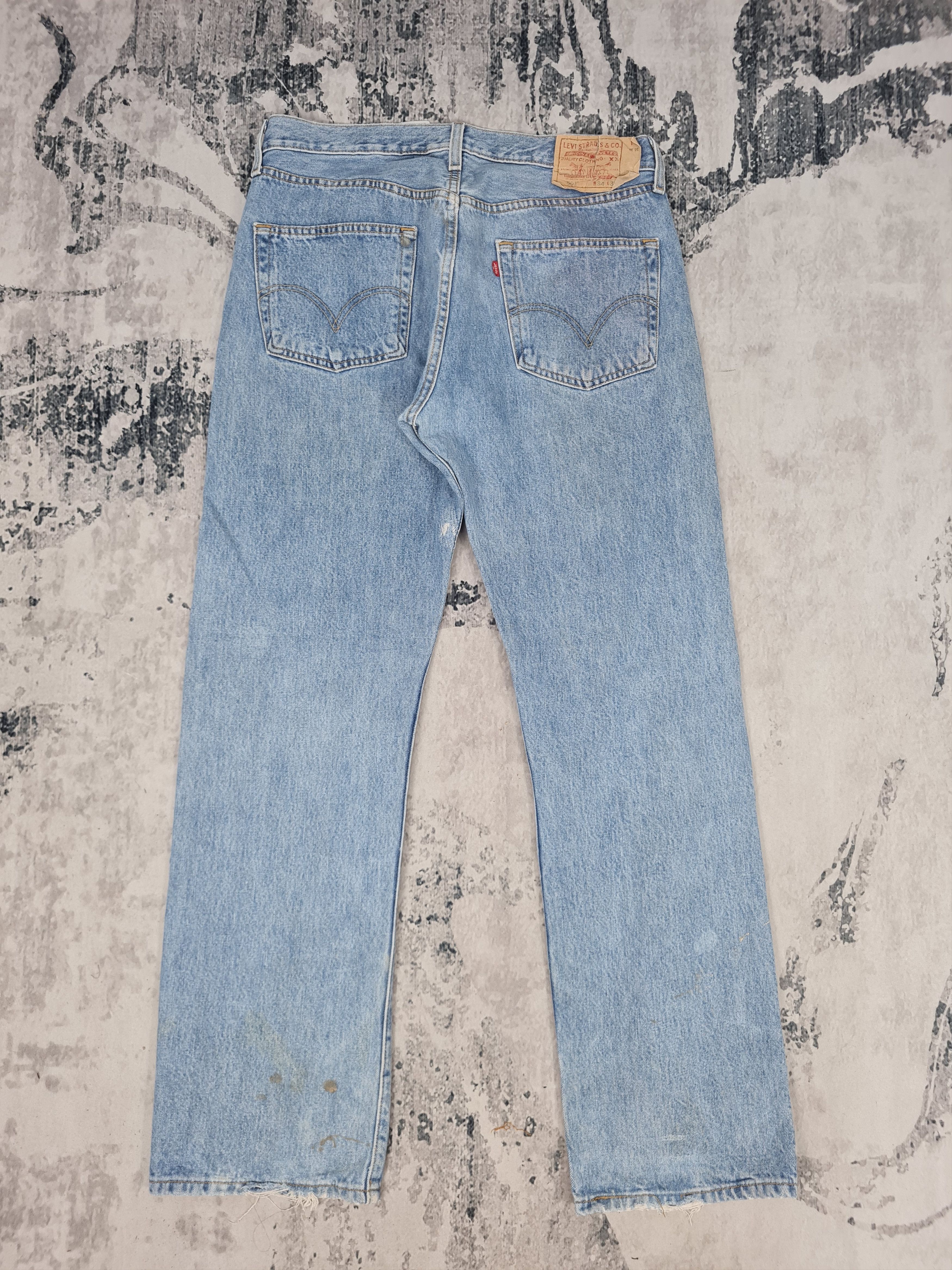 image of Levis Vintage Clothing x Vintage VTG Levis 501 Rusty Stain Light Blue Jeans L0348 Size 34X32, Men's