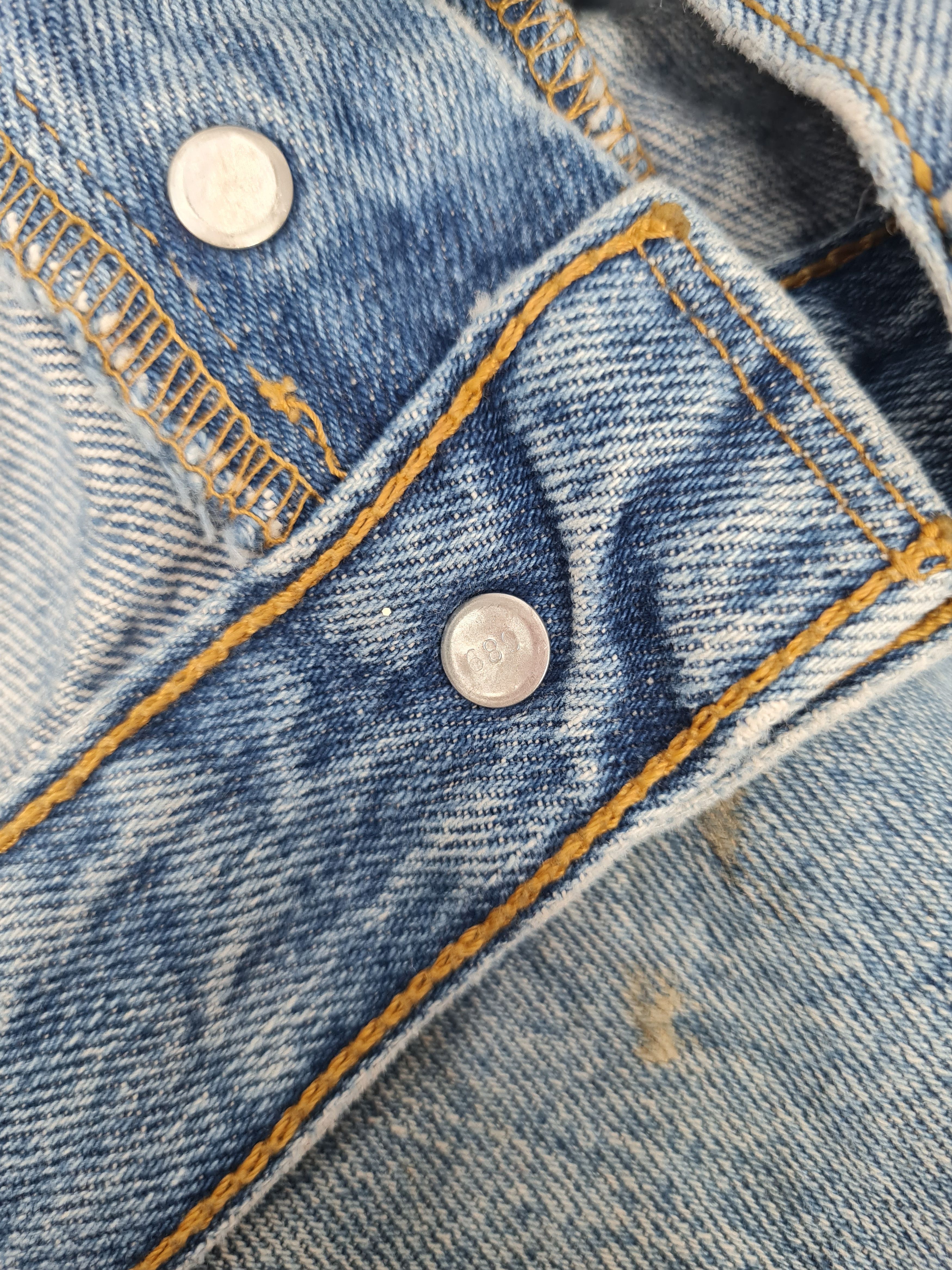 Levi's Vintage Clothing Vtg LEVIS 501 Rusty Stain Light Blue Jeans L0348 Size 34X32 Size US 34 / EU 50 - 14 Thumbnail
