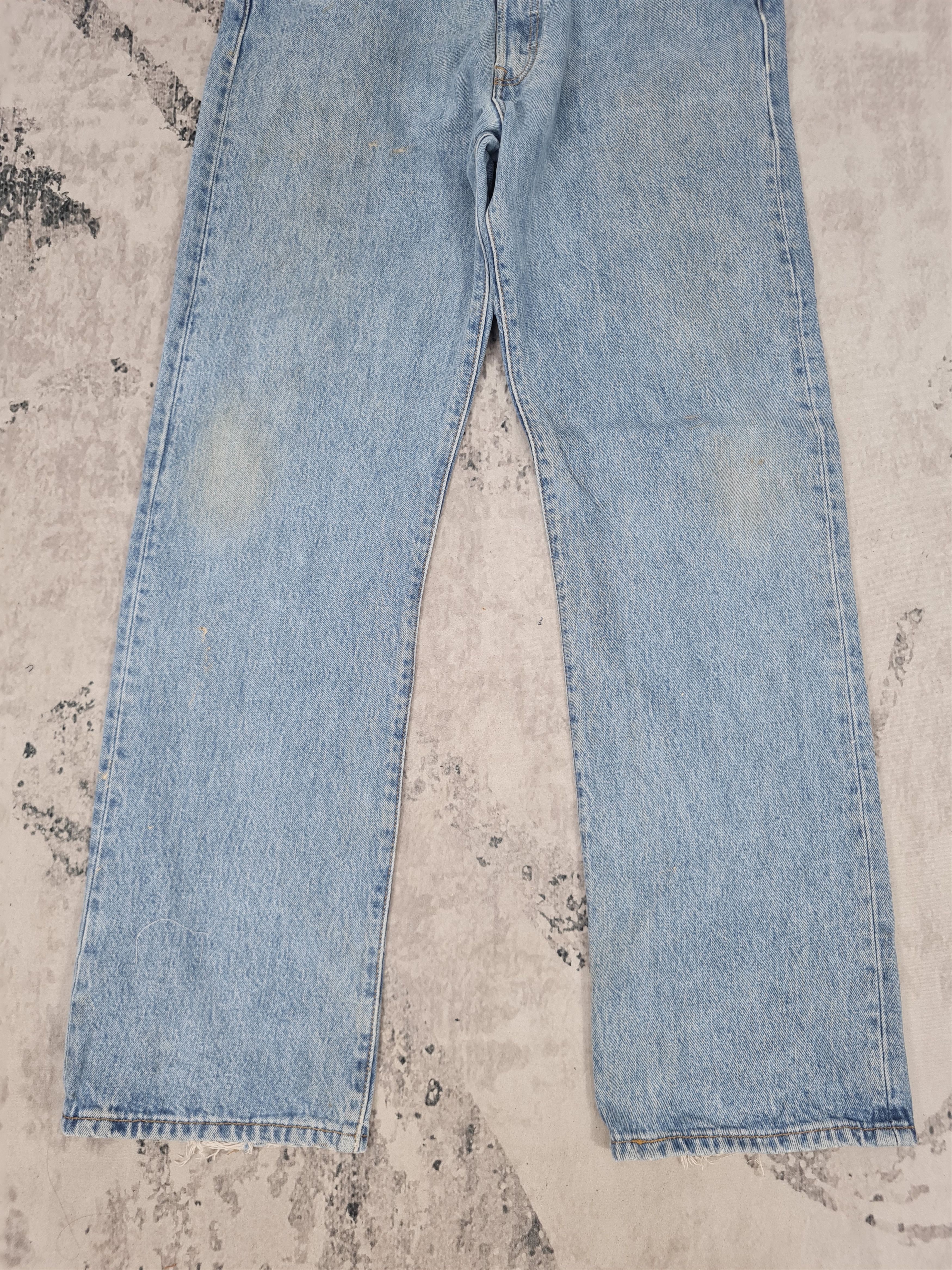 Levi's Vintage Clothing Vtg LEVIS 501 Rusty Stain Light Blue Jeans L0348 Size 34X32 Size US 34 / EU 50 - 3 Thumbnail