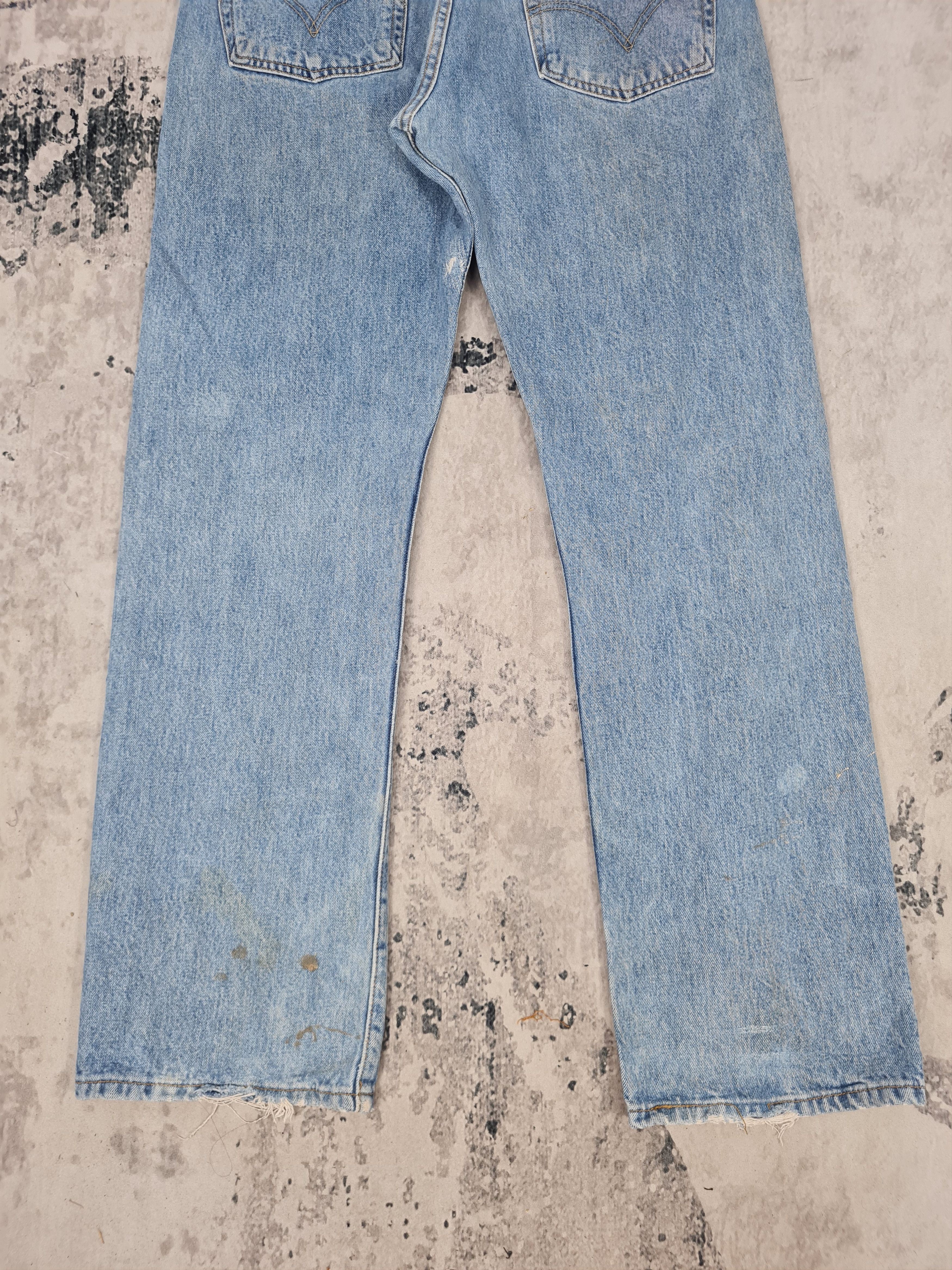 Levi's Vintage Clothing Vtg LEVIS 501 Rusty Stain Light Blue Jeans L0348 Size 34X32 Size US 34 / EU 50 - 4 Thumbnail