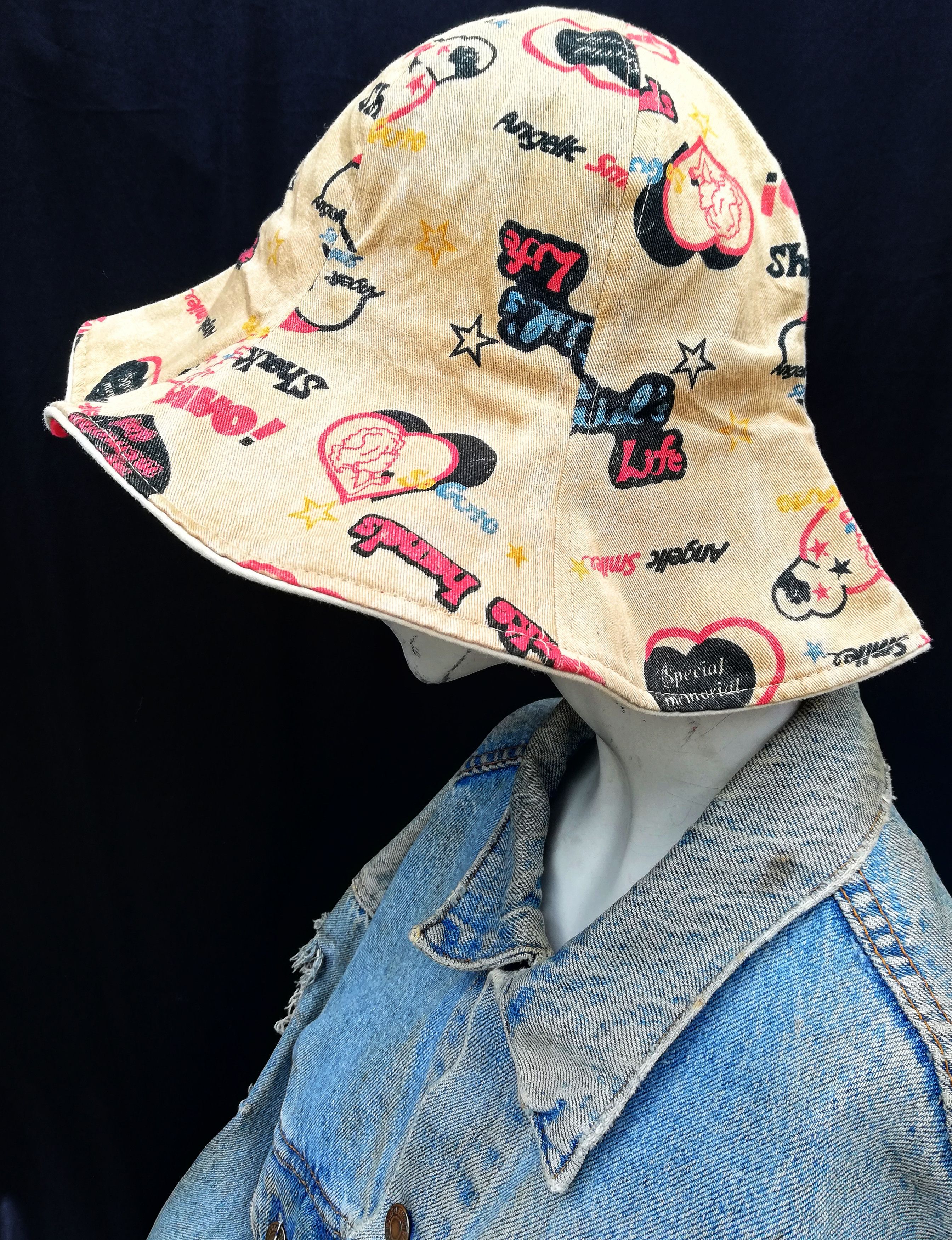 Japanese Brand 🔥Extremely Gourgous Bucket Hat Japanese Made Quality🔥 Size ONE SIZE - 3 Thumbnail
