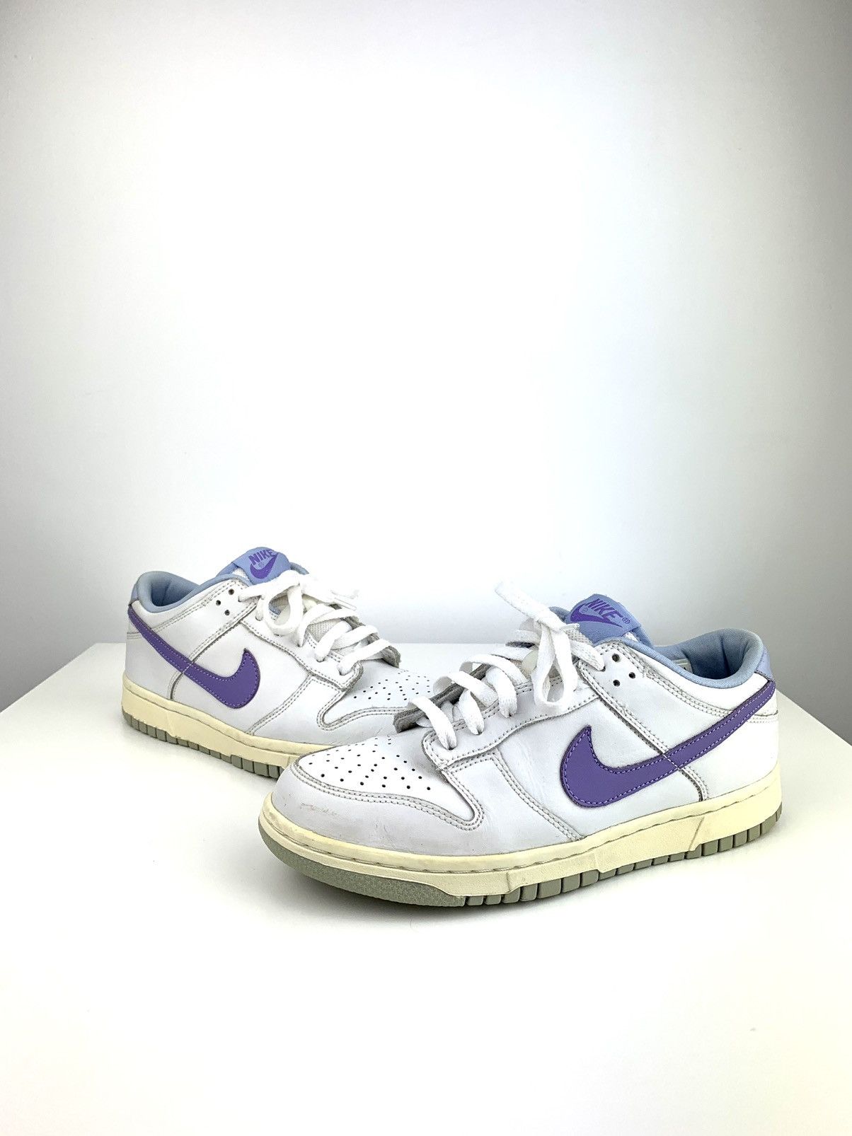 Nike × Vintage 2005 Nike Dunk Low Grape Cooler White-Purple/Grape WMNS Size US 8.5 / IT 38.5 - 3 Thumbnail
