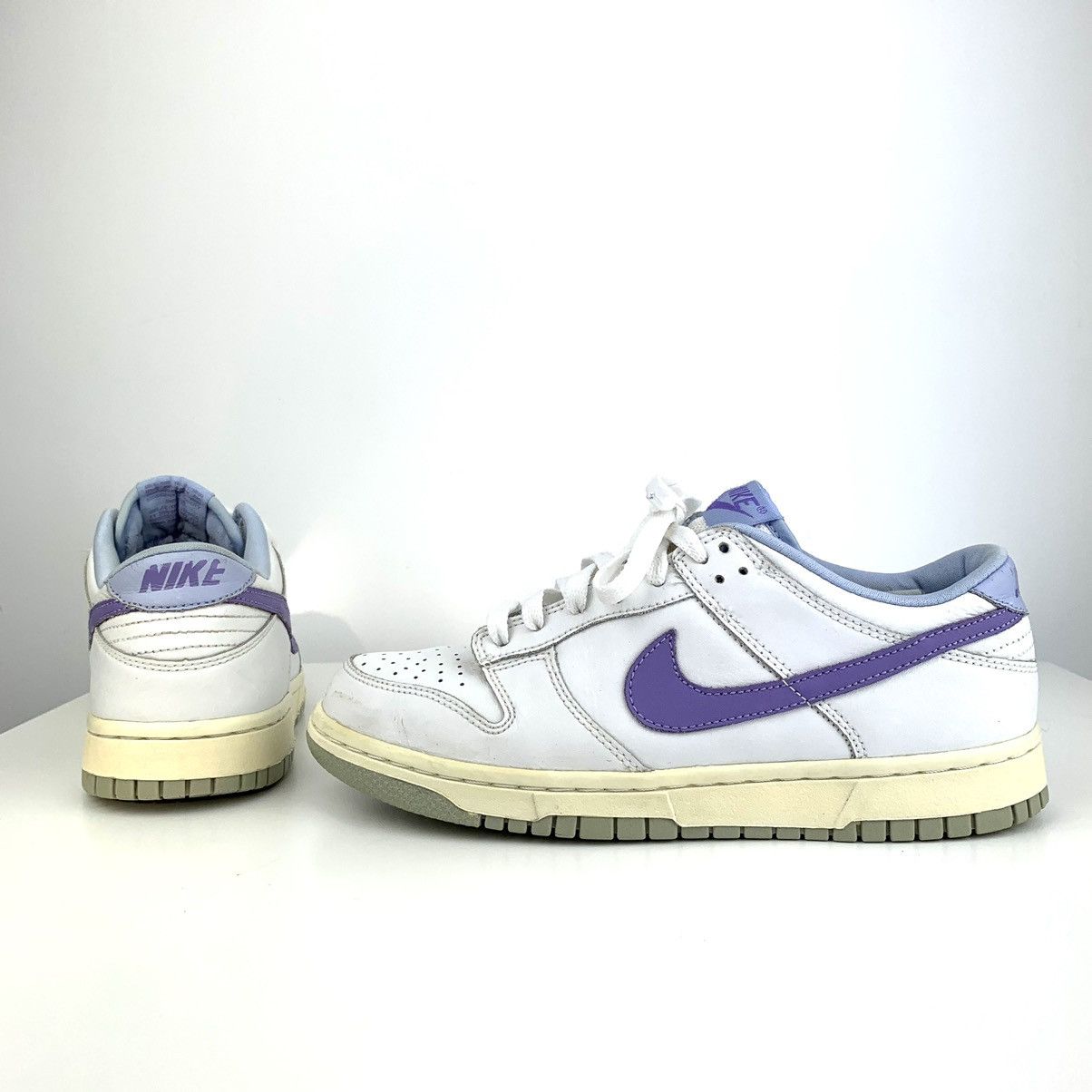 Nike × Vintage 2005 Nike Dunk Low Grape Cooler White-Purple/Grape WMNS Size US 8.5 / IT 38.5 - 5 Thumbnail