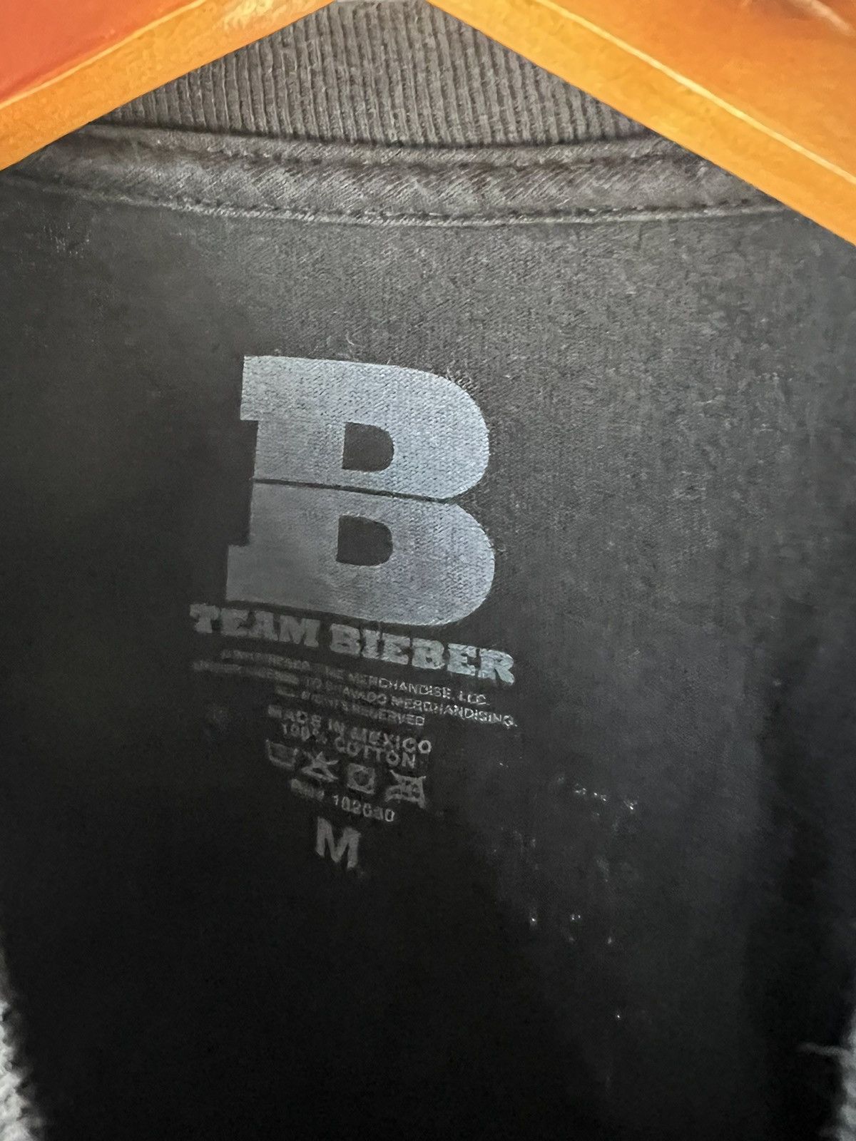 Band Tees Justin Bieber Stadium Tour Longsleeve Size US M / EU 48-50 / 2 - 4 Thumbnail