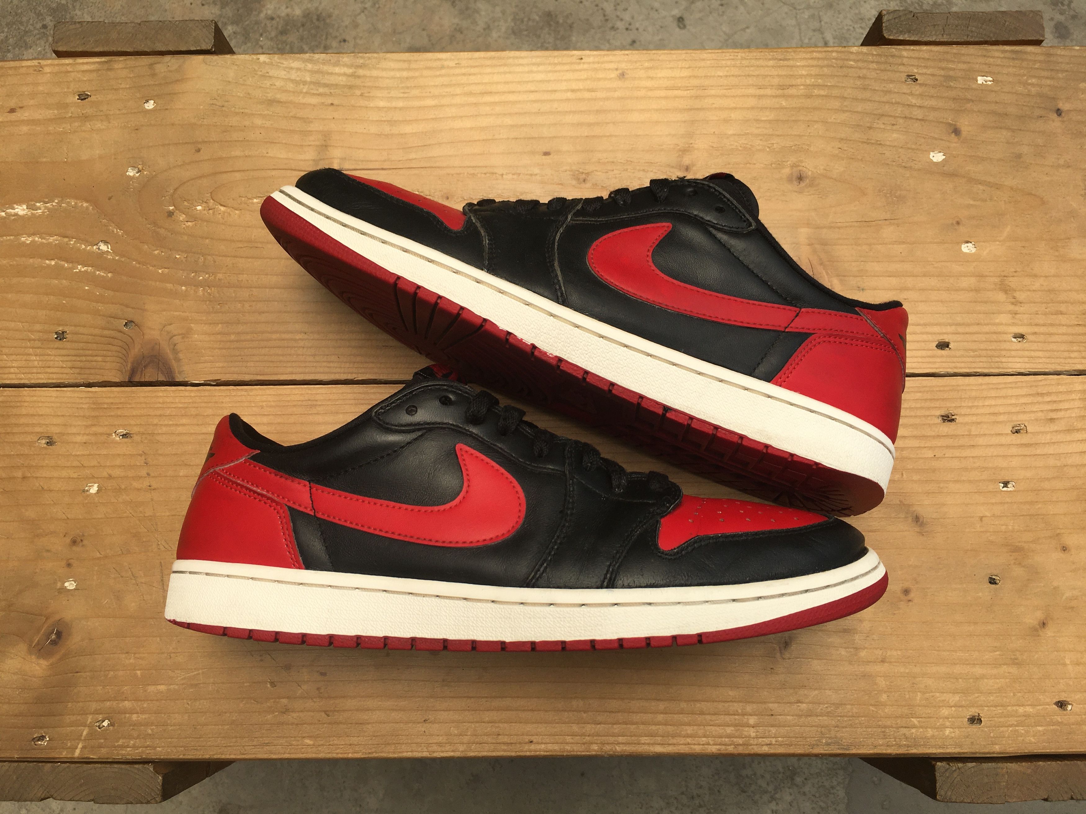 Jordan Brand × Nike 🔥 Nike Air Jordan 1 Retro Low OG Bred 2015 Size US 10.5 / EU 43-44 - 24 Thumbnail