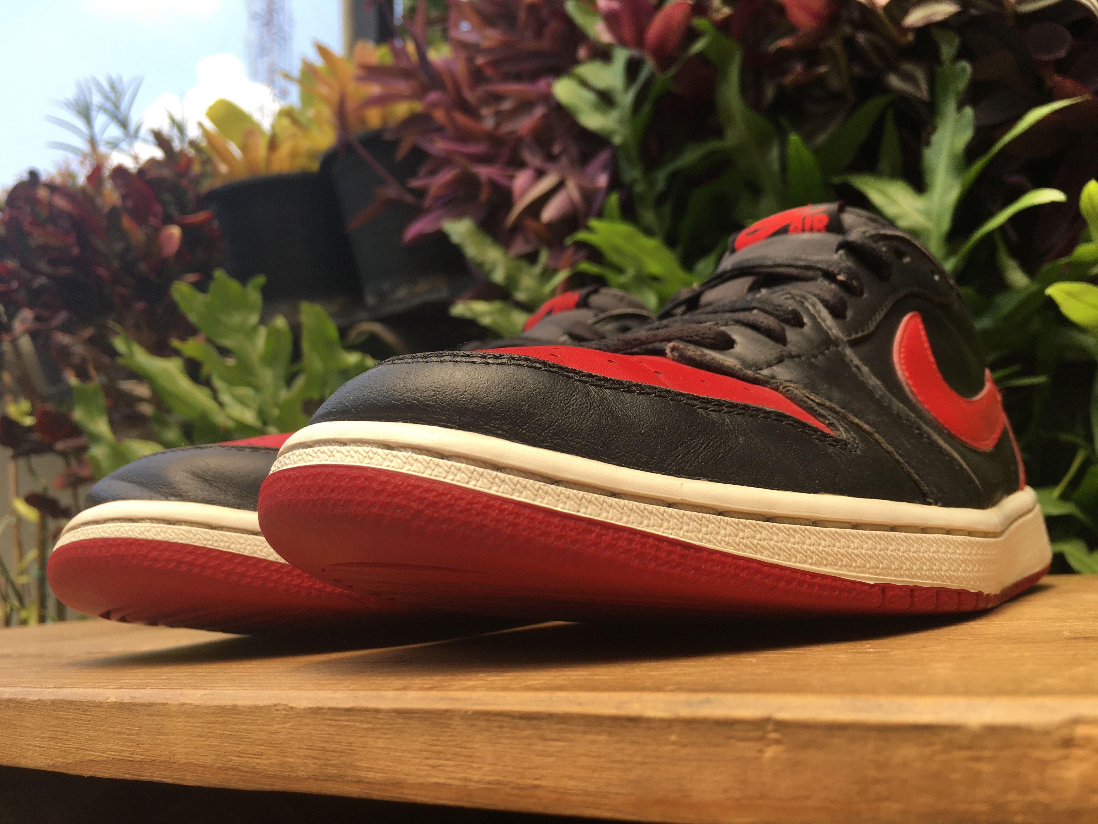 Jordan Brand × Nike 🔥 Nike Air Jordan 1 Retro Low OG Bred 2015 Size US 10.5 / EU 43-44 - 13 Thumbnail
