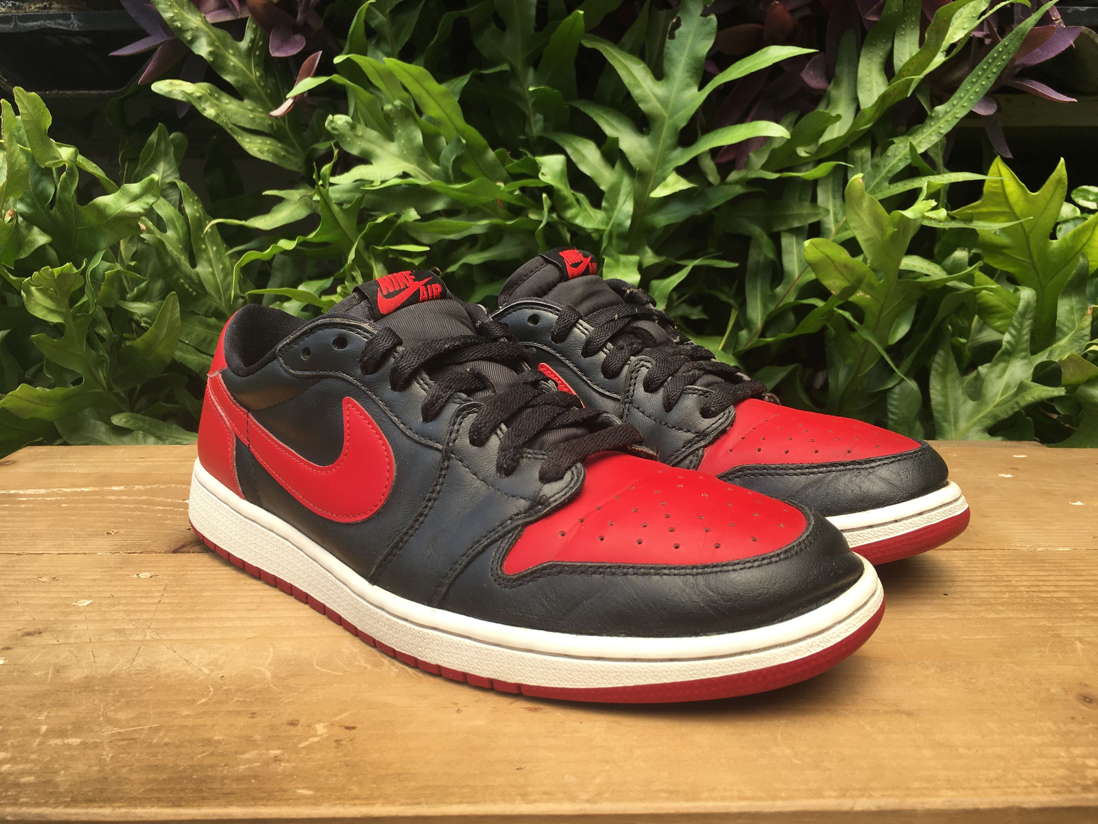 Jordan Brand × Nike 🔥 Nike Air Jordan 1 Retro Low OG Bred 2015 Size US 10.5 / EU 43-44 - 6 Thumbnail
