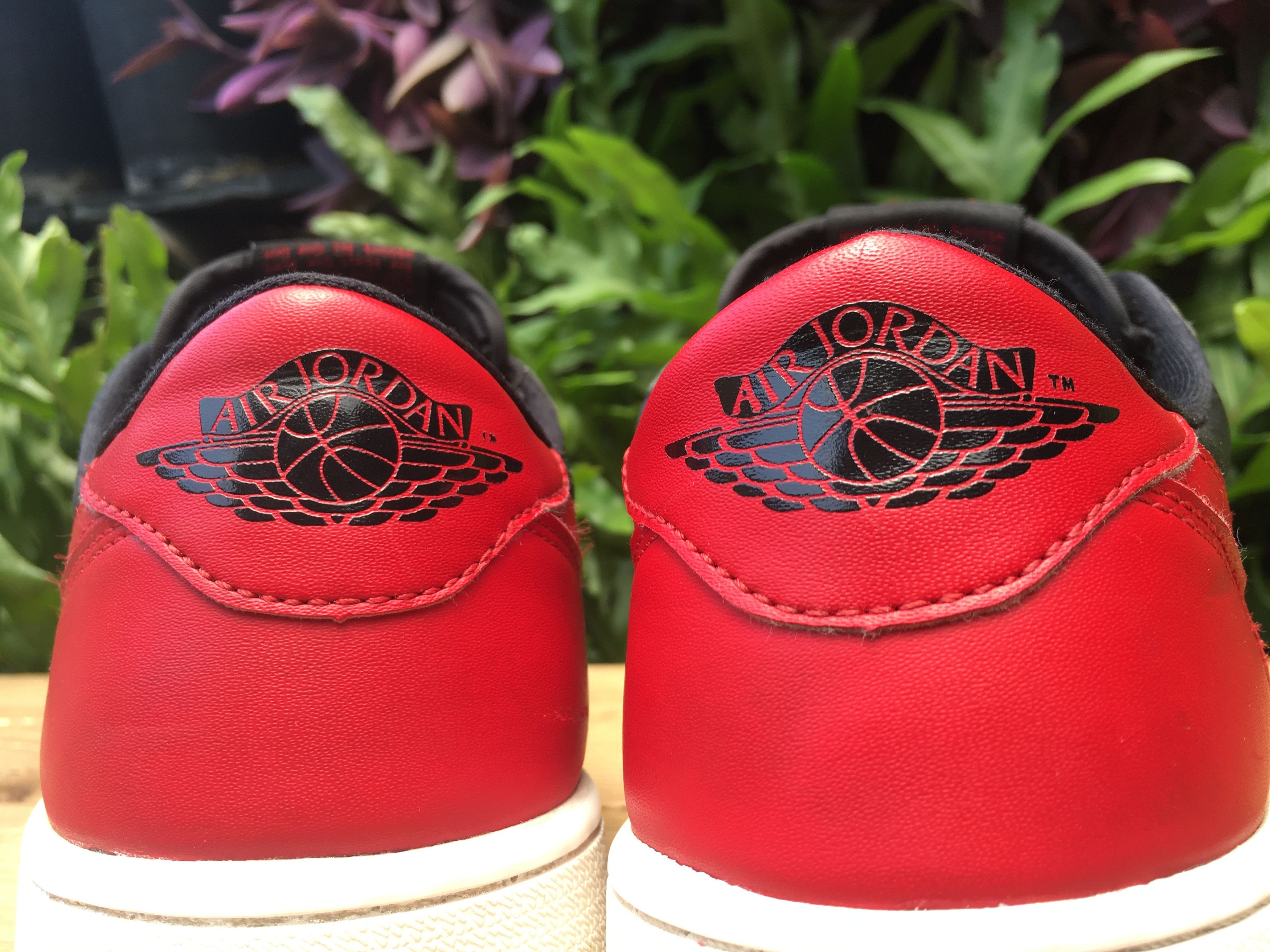 Jordan Brand × Nike 🔥 Nike Air Jordan 1 Retro Low OG Bred 2015 Size US 10.5 / EU 43-44 - 19 Thumbnail