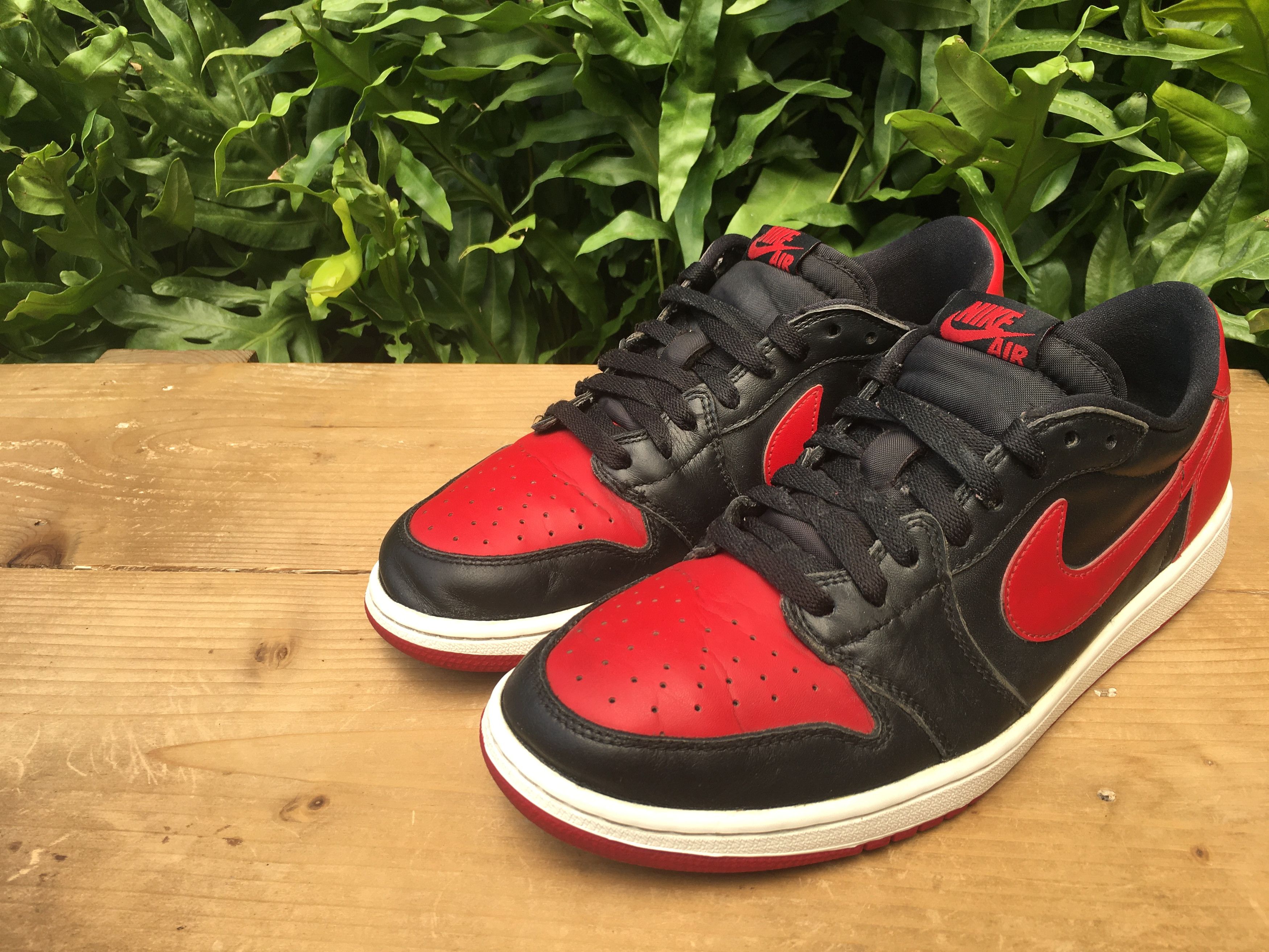 Jordan Brand × Nike 🔥 Nike Air Jordan 1 Retro Low OG Bred 2015 Size US 10.5 / EU 43-44 - 7 Thumbnail