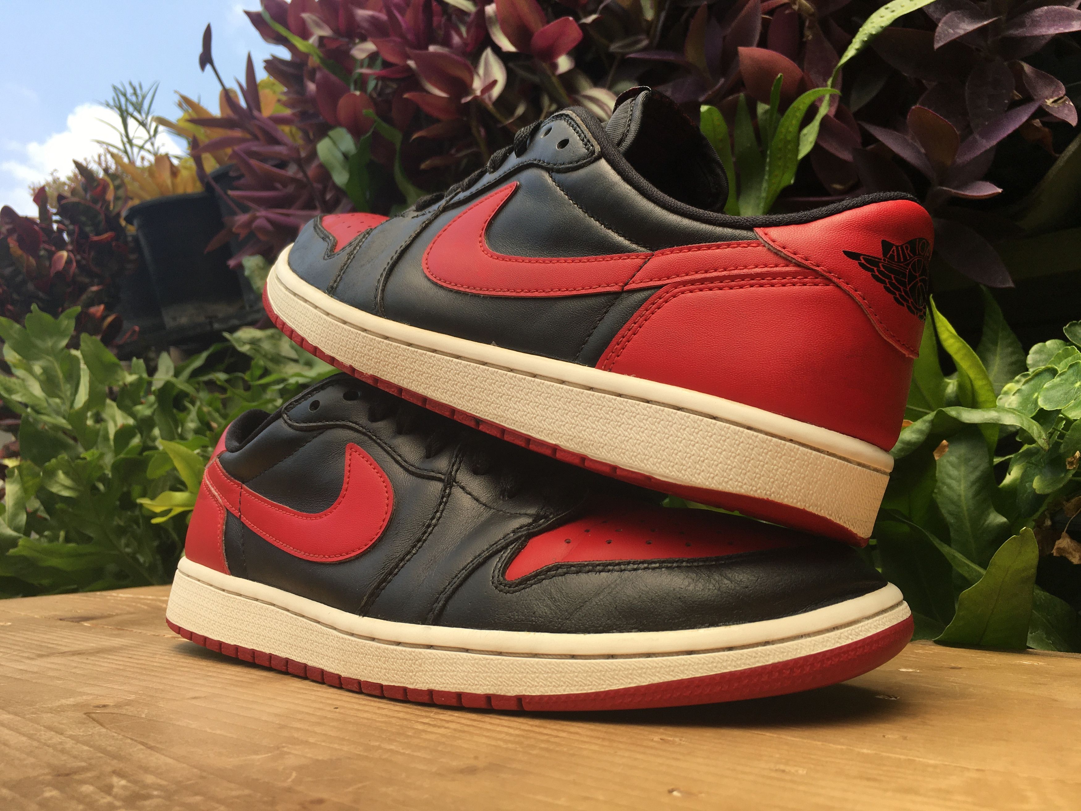 Jordan Brand × Nike 🔥 Nike Air Jordan 1 Retro Low OG Bred 2015 Size US 10.5 / EU 43-44 - 2 Thumbnail