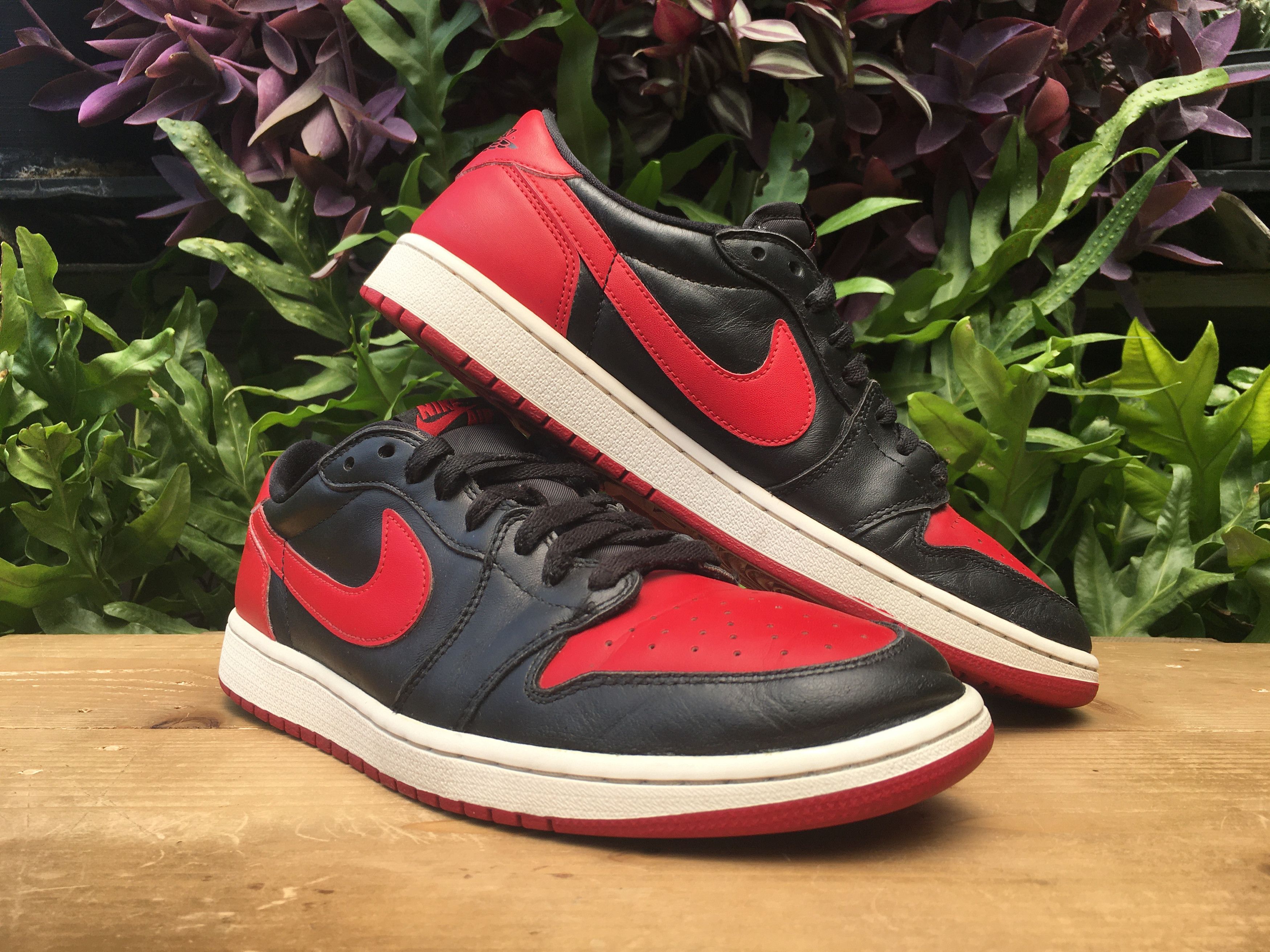 Jordan Brand × Nike 🔥 Nike Air Jordan 1 Retro Low OG Bred 2015 Size US 10.5 / EU 43-44 - 4 Thumbnail