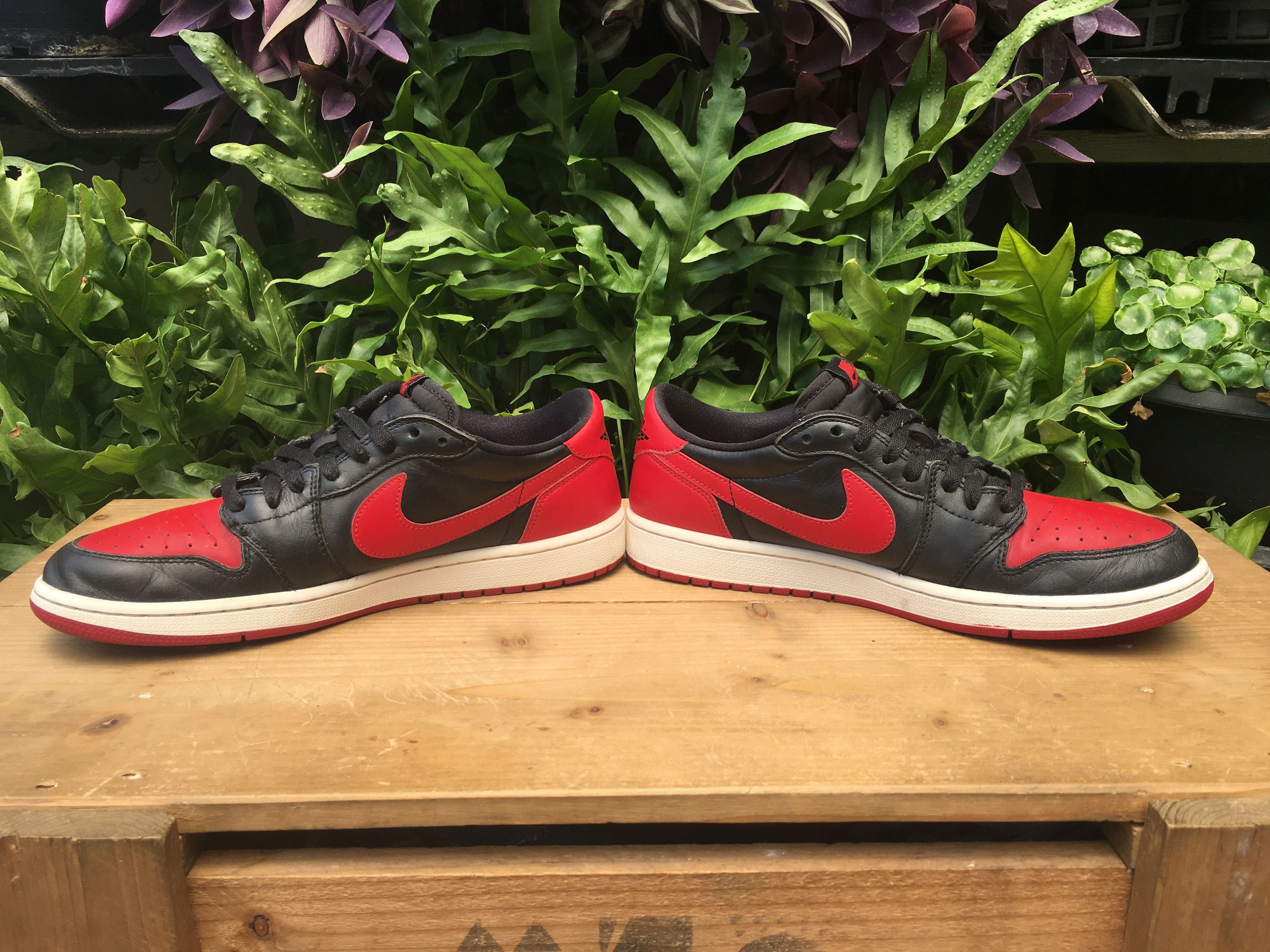 Jordan Brand × Nike 🔥 Nike Air Jordan 1 Retro Low OG Bred 2015 Size US 10.5 / EU 43-44 - 5 Thumbnail