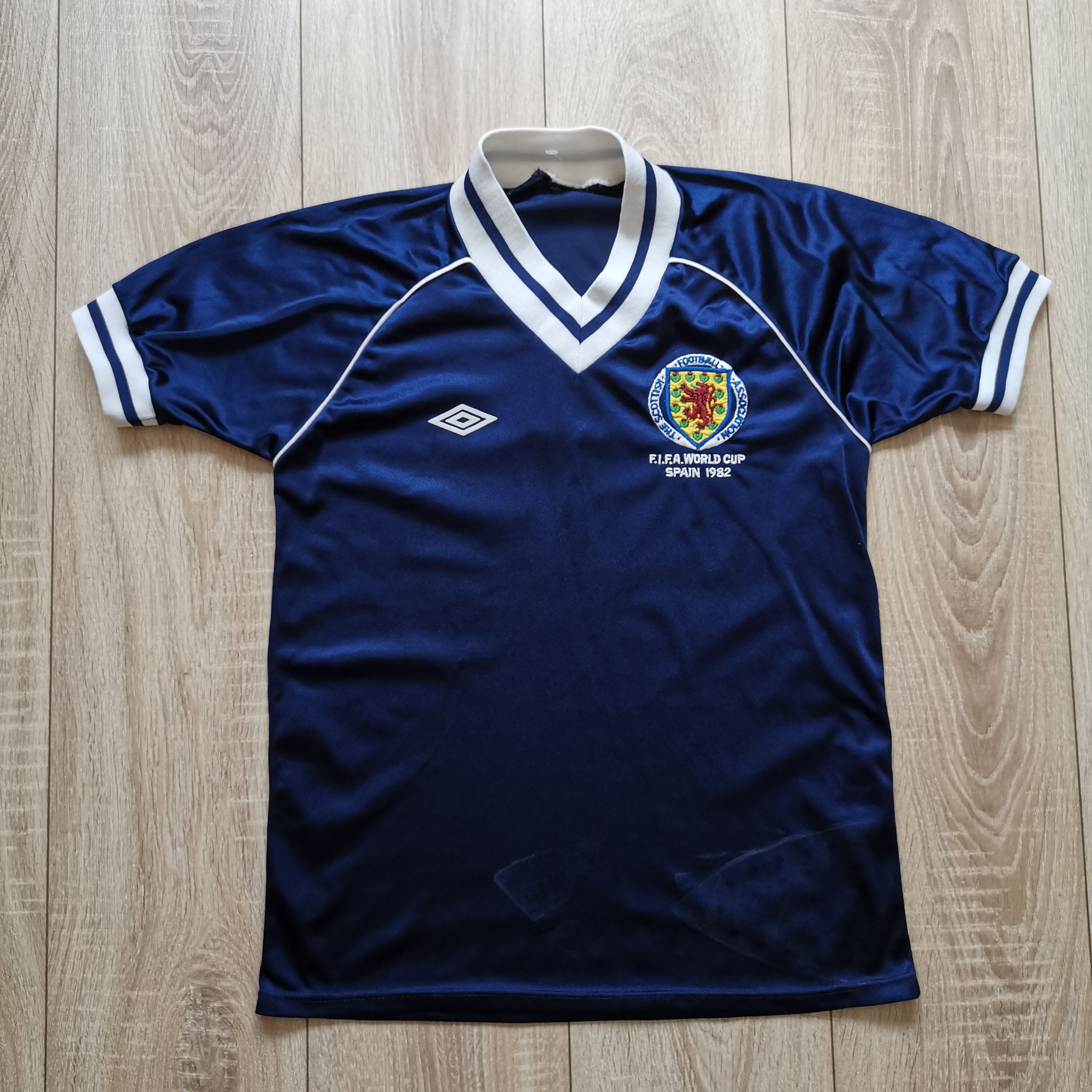 Umbro Umbro Scotland 1982 1985 home soccer jersey football shirt Size US S / EU 44-46 / 1 - 2 Thumbnail