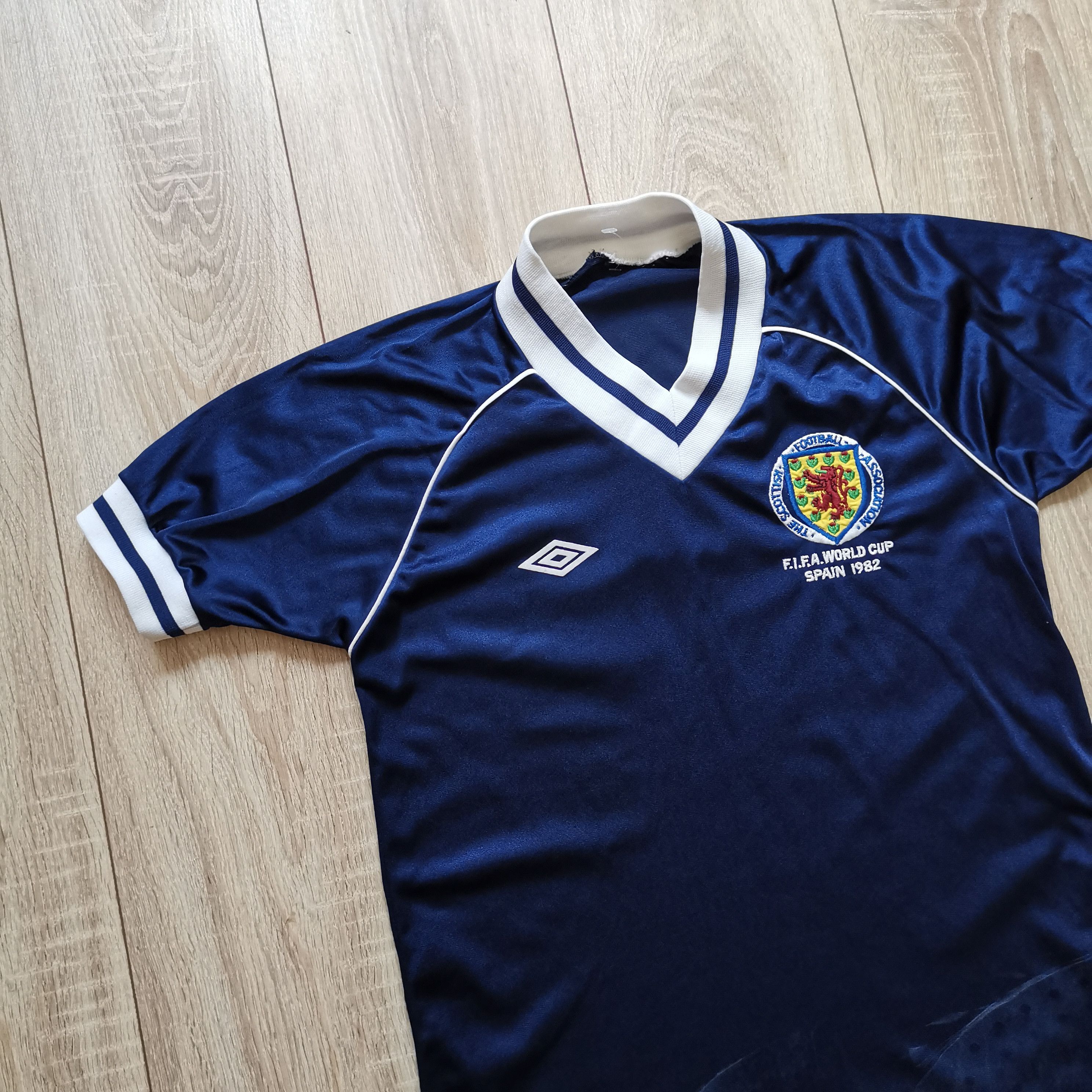 Umbro Umbro Scotland 1982 1985 home soccer jersey football shirt Size US S / EU 44-46 / 1 - 1 Thumbnail