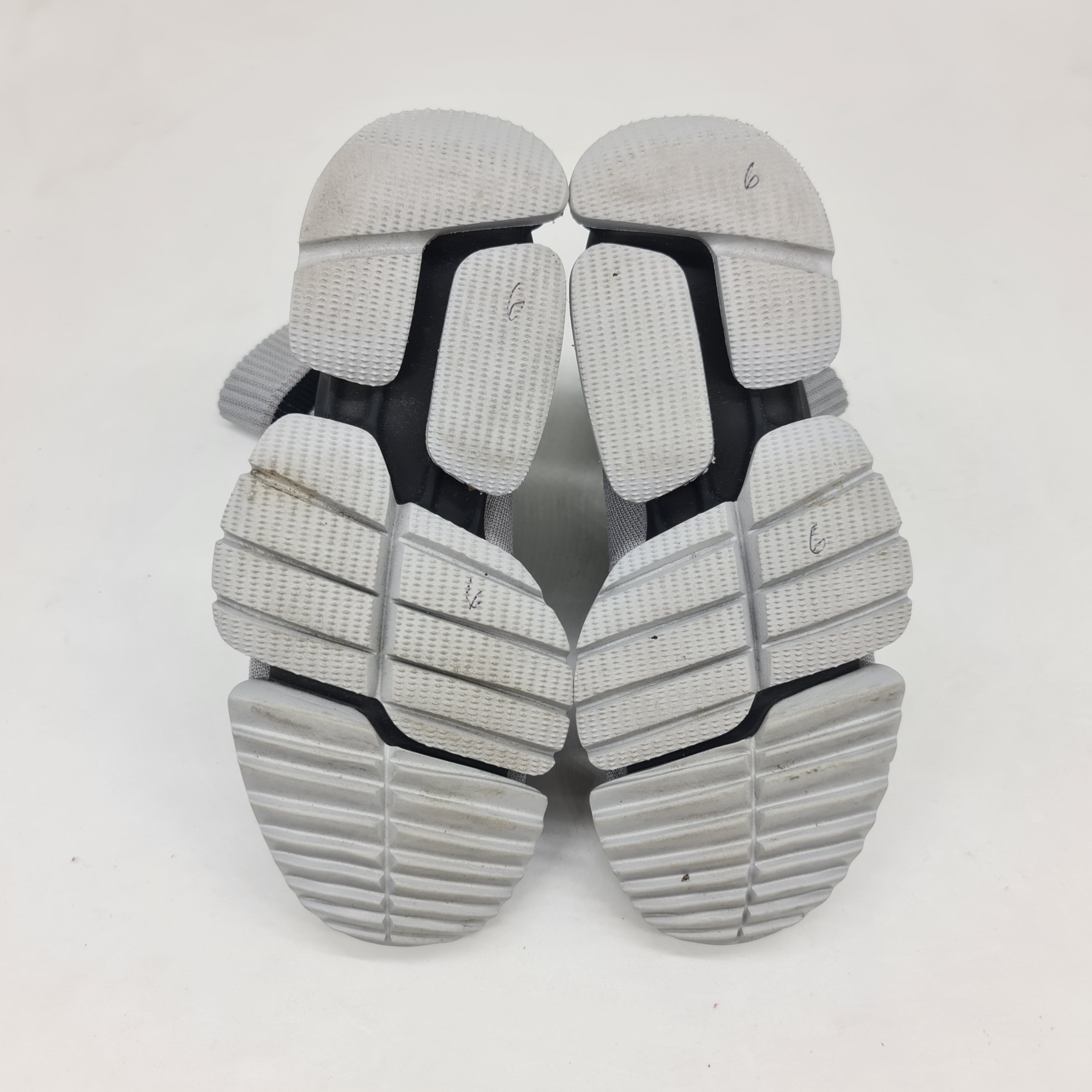 Reebok × Vetements Vetements x Reebok - Size 36 Gray Sock Runner Size US 5 / EU 37 - 8 Thumbnail