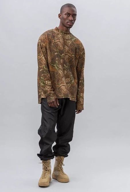 Yeezy dr11 yeezy season 3 long sleeve Size US S / EU 44-46 / 1 - 1 Thumbnail