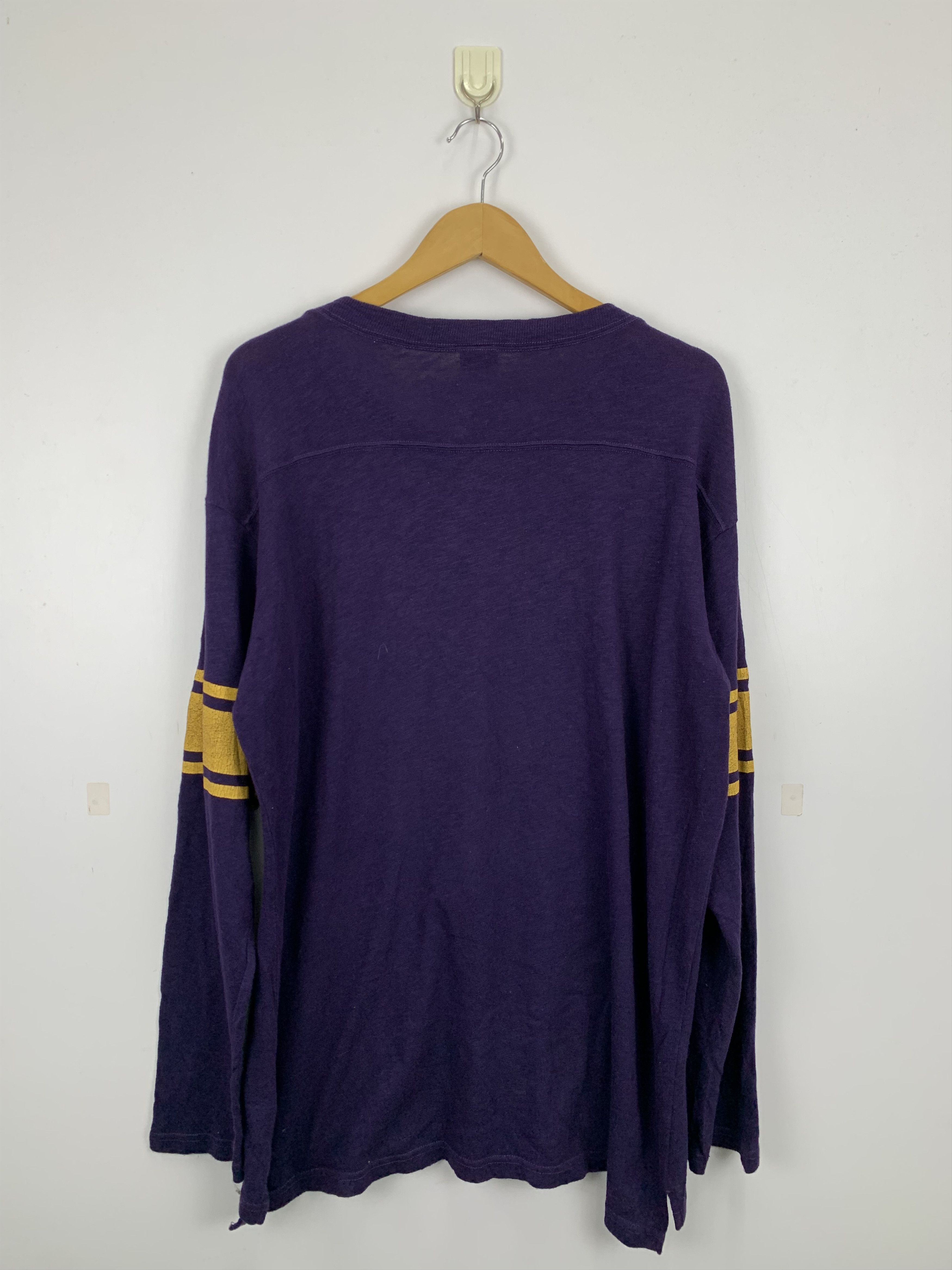 Vintage Vintage Wisconsin Long Sleeve T Shirt TA0278 Size US L / EU 52-54 / 3 - 9 Thumbnail