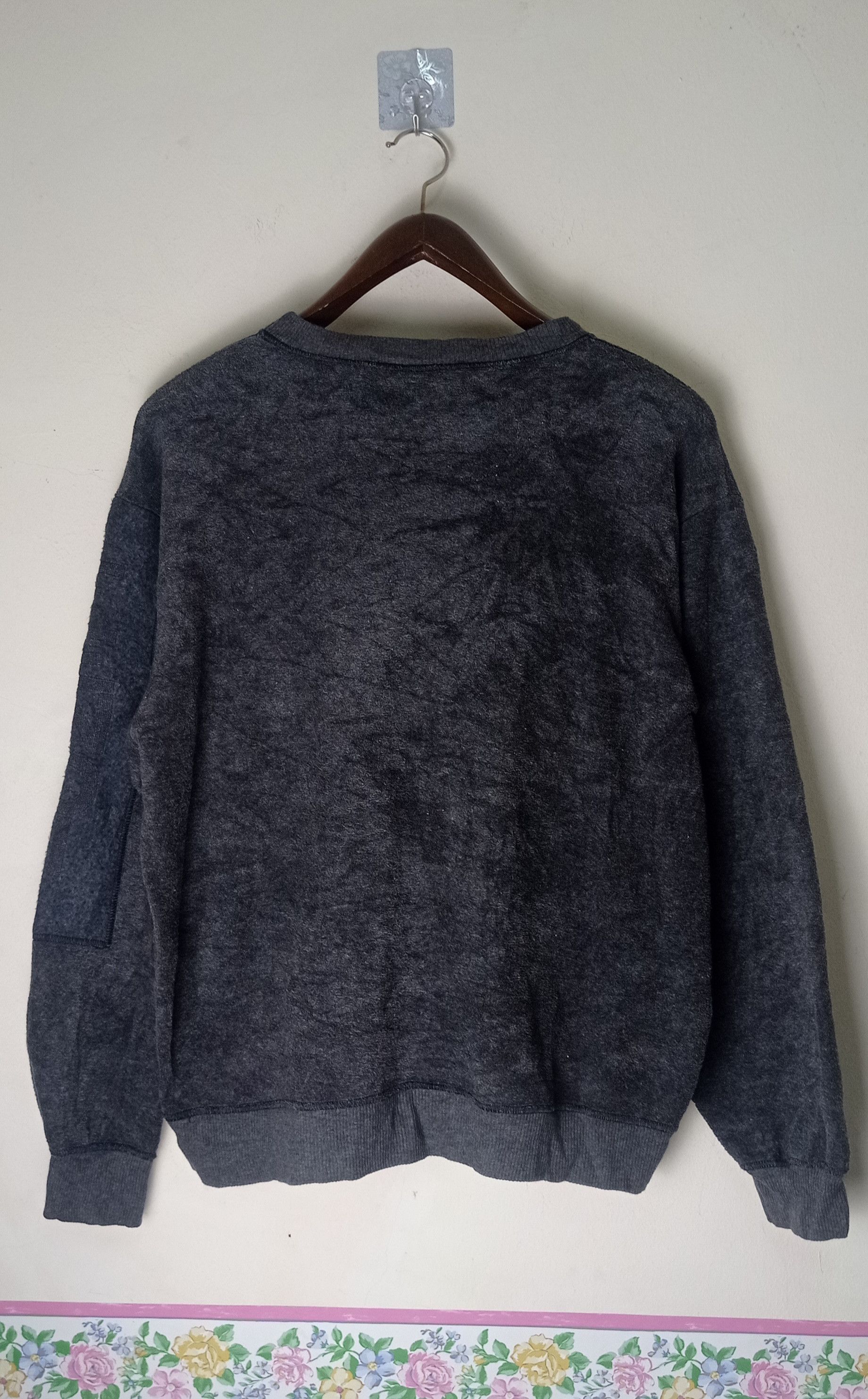 Fendi Vintage Fendi Fleece Sweatshirt Made In Italy Size US XL / EU 56 / 4 - 2 Thumbnail