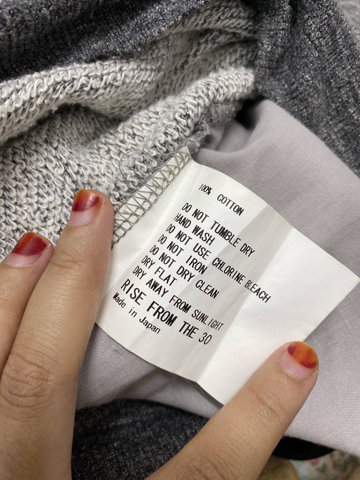 Japanese Brand AMERICANA by RISE FROM THE 30 PLAIN GREY CROP HOODIE Size US L / EU 52-54 / 3 - 8 Thumbnail