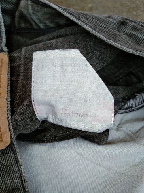 Levi's × Vintage 90s Vintage Levis 501 Black Made In USA Distressed Jeans Size US 33 - 11 Thumbnail