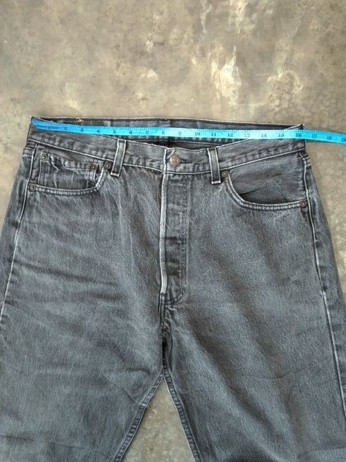 Levi's × Vintage 90s Vintage Levis 501 Black Made In USA Distressed Jeans Size US 33 - 8 Thumbnail