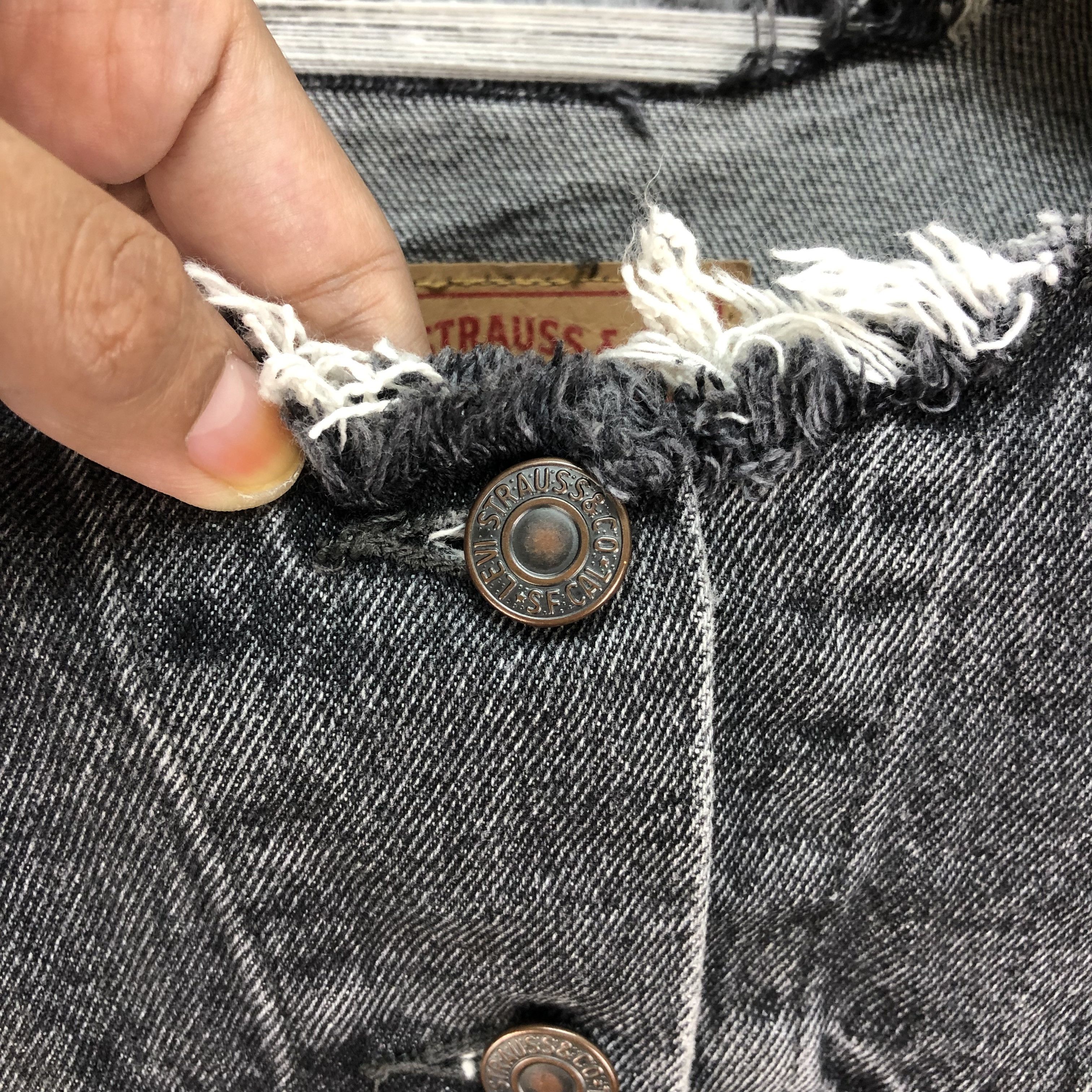 Levi's Levi's 35936 Distressed Raw Hem Black Denim Jacket #4698-164 Size M / US 6-8 / IT 42-44 - 4 Thumbnail