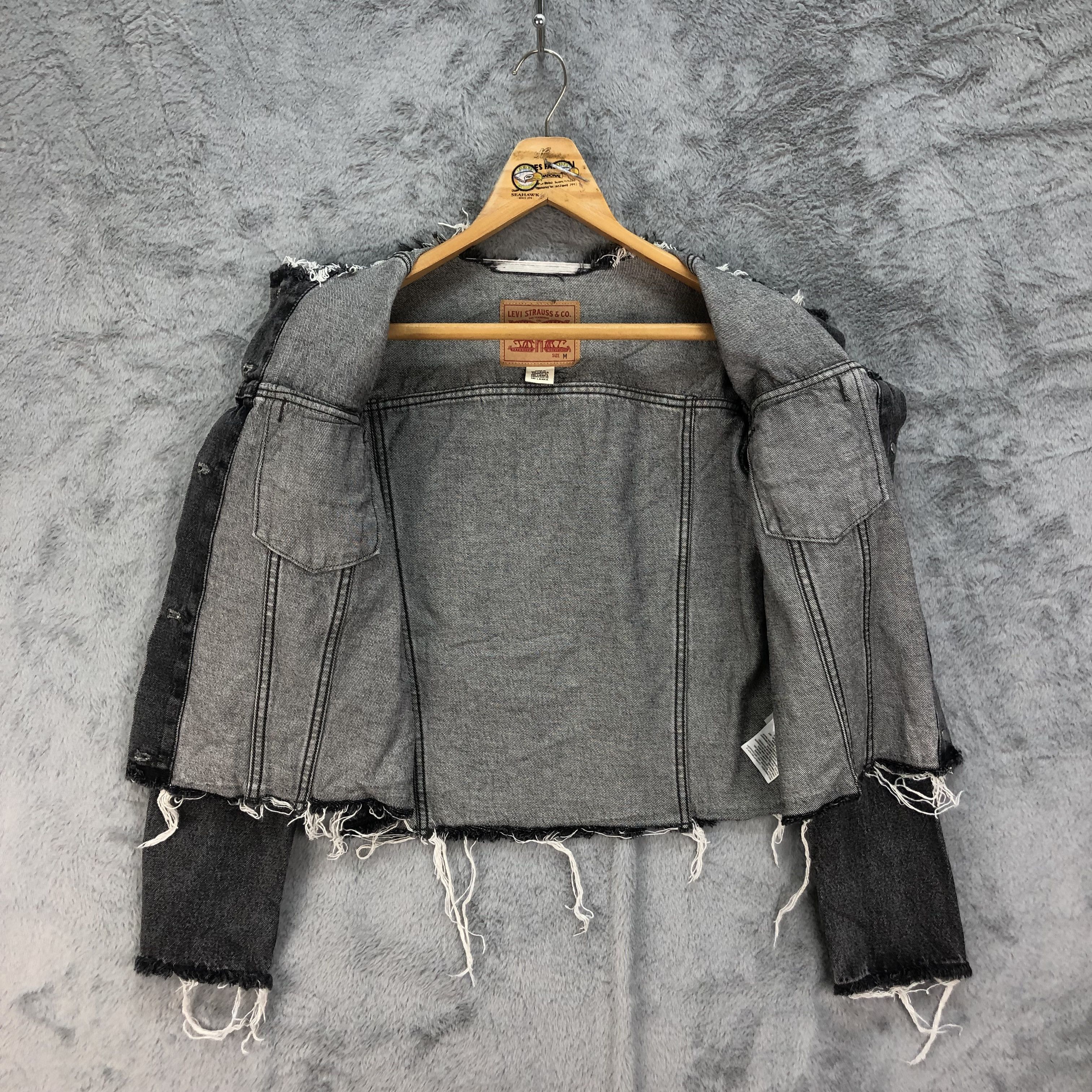Levi's Levi's 35936 Distressed Raw Hem Black Denim Jacket #4698-164 Size M / US 6-8 / IT 42-44 - 9 Thumbnail