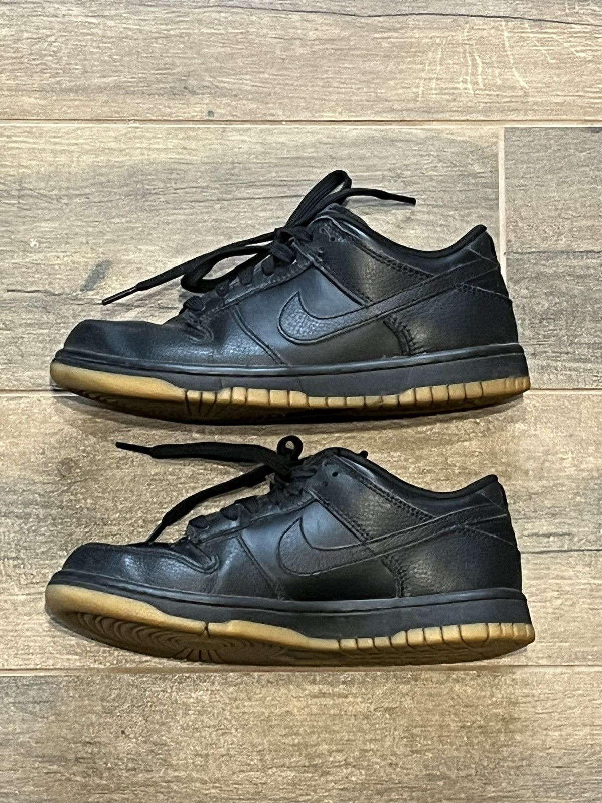 Nike 2016 Nike Dunk Low Black Gum Triple Black Size US 6 / EU 39 - 2 Thumbnail
