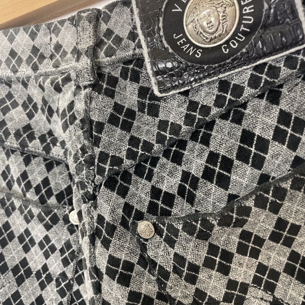 Versace Vintage Versace Jeans Couture Monogram Casual Pants Size 25" / US 0 / IT 36 - 17 Thumbnail