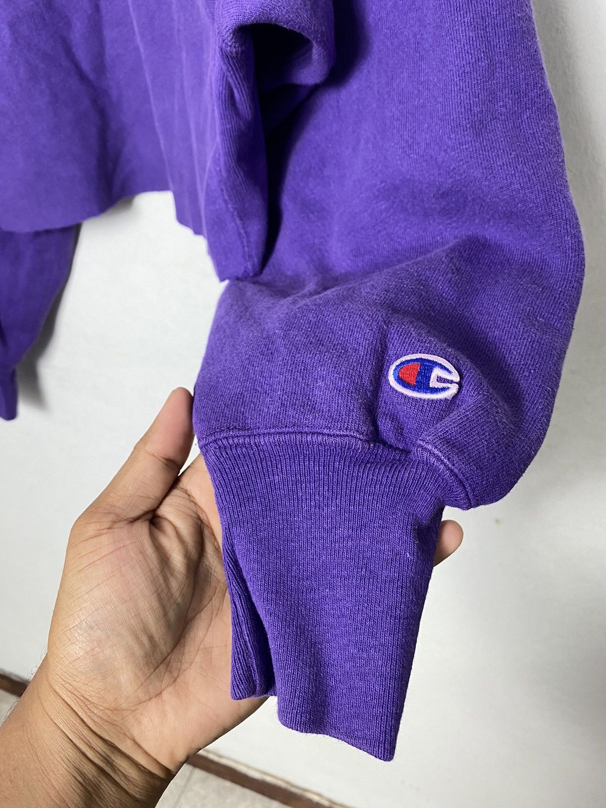 Champion Vintage Champion Reverse Weave Crop Top Purple Crewneck Size XL / US 12-14 / IT 48-50 - 4 Thumbnail