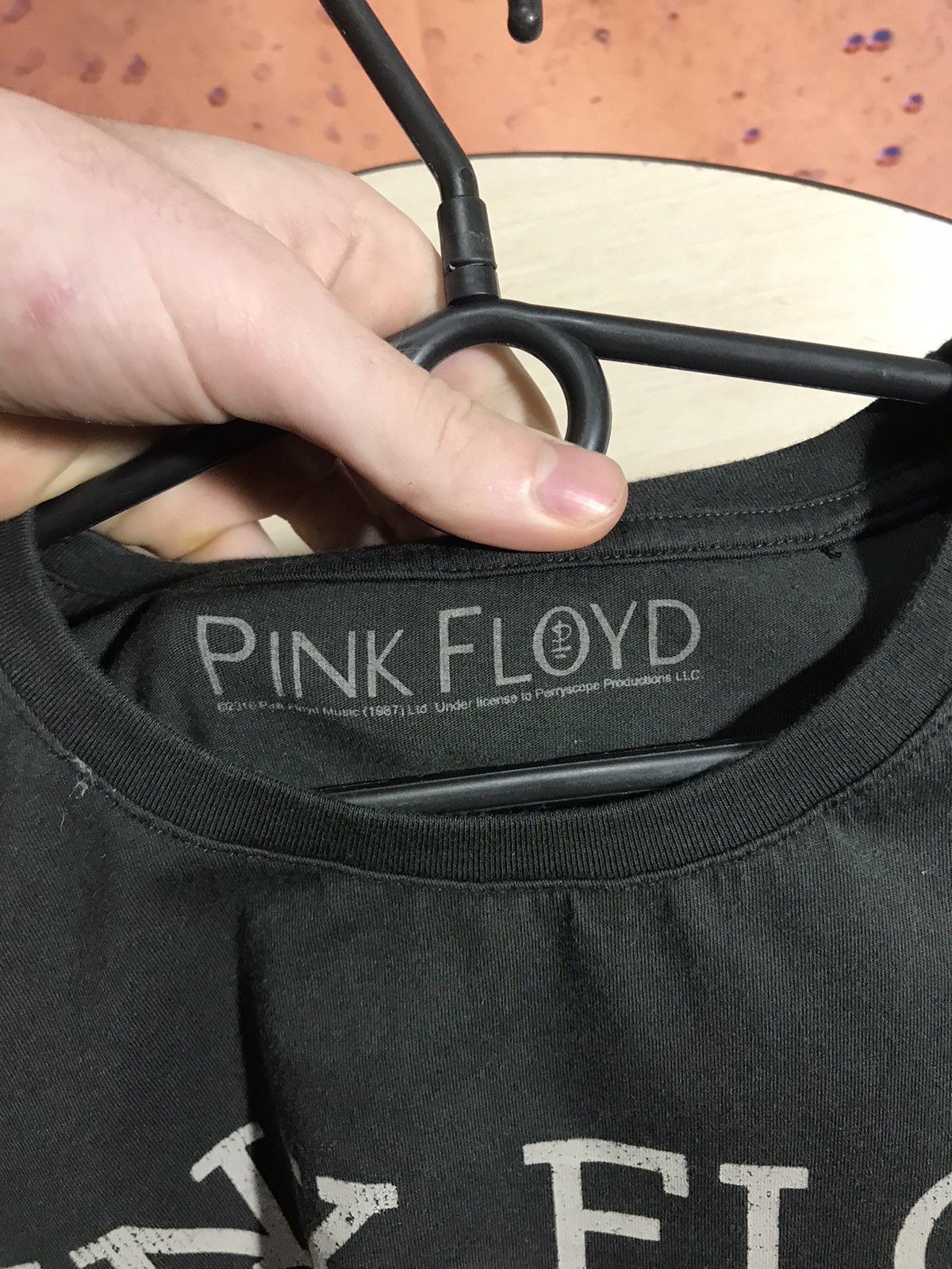 Band Tees Vintage Pink Floyd band rock tee Size US M / EU 48-50 / 2 - 5 Thumbnail