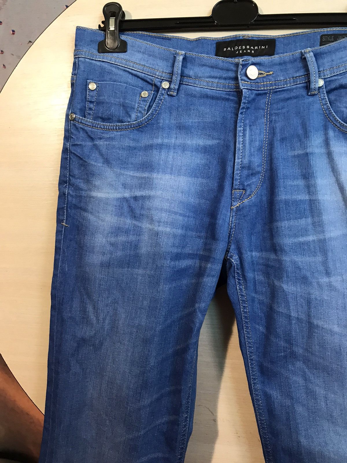 Baldessarini Baldessarini Selvage Men Distressed Jeans Size 34/34 Size US 34 / EU 50 - 2 Thumbnail