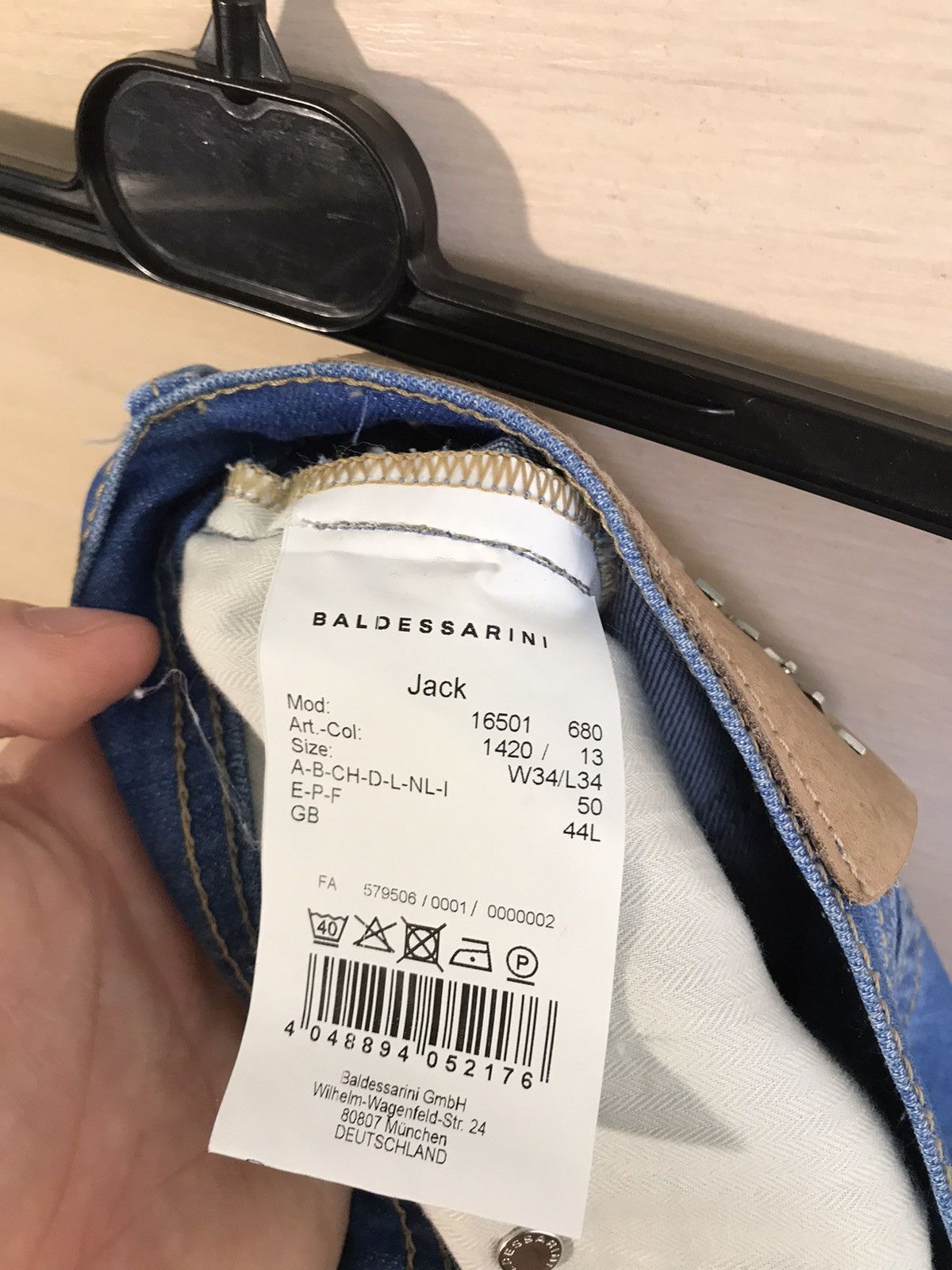 Baldessarini Baldessarini Selvage Men Distressed Jeans Size 34/34 Size US 34 / EU 50 - 5 Thumbnail