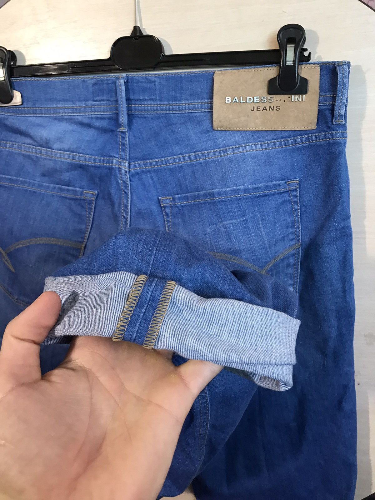 Baldessarini Baldessarini Selvage Men Distressed Jeans Size 34/34 Size US 34 / EU 50 - 8 Thumbnail