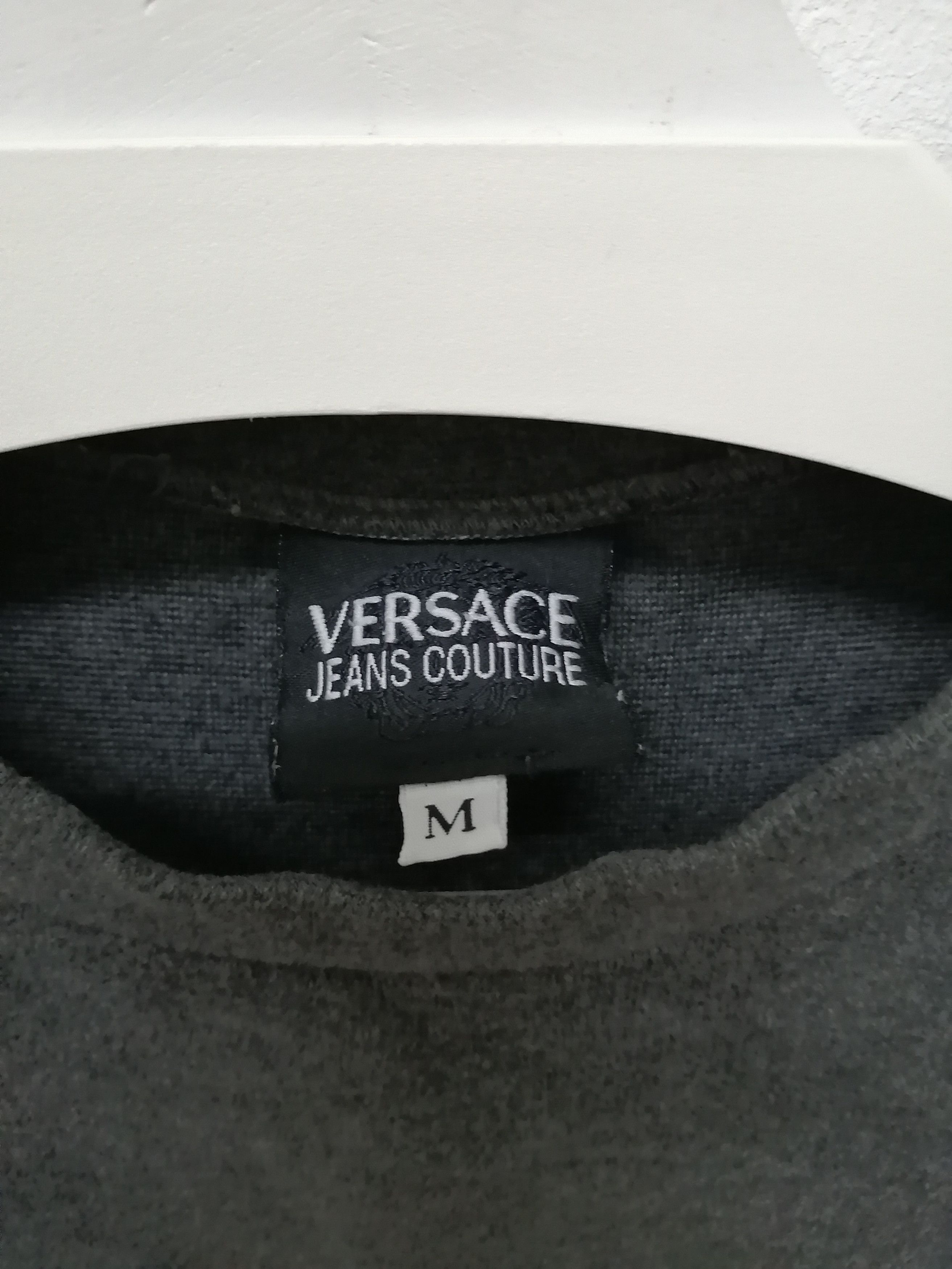 Versace VERSACE Jeans Couture Spell Out Logo - Size M Size US M / EU 48-50 / 2 - 10 Thumbnail